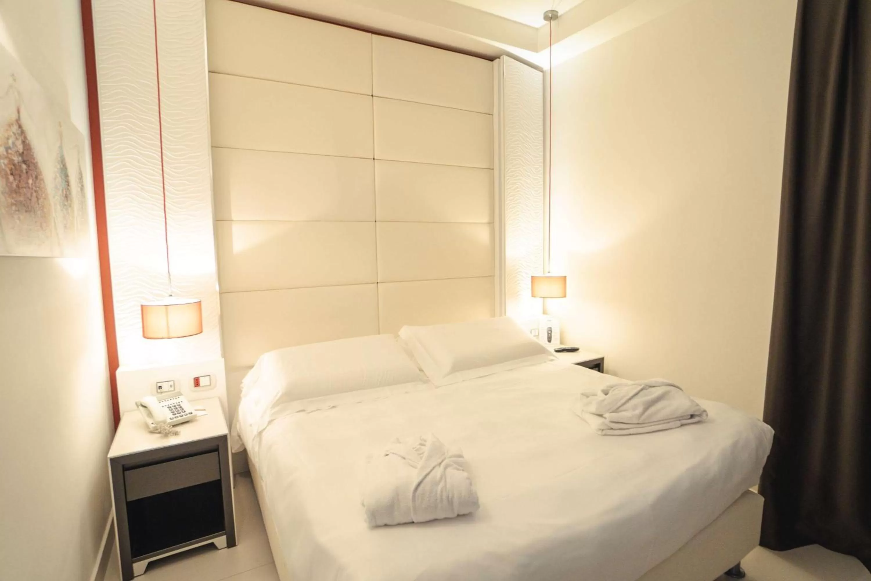 Photo of the whole room, Bed in Best Western Plus Hotel Perla Del Porto