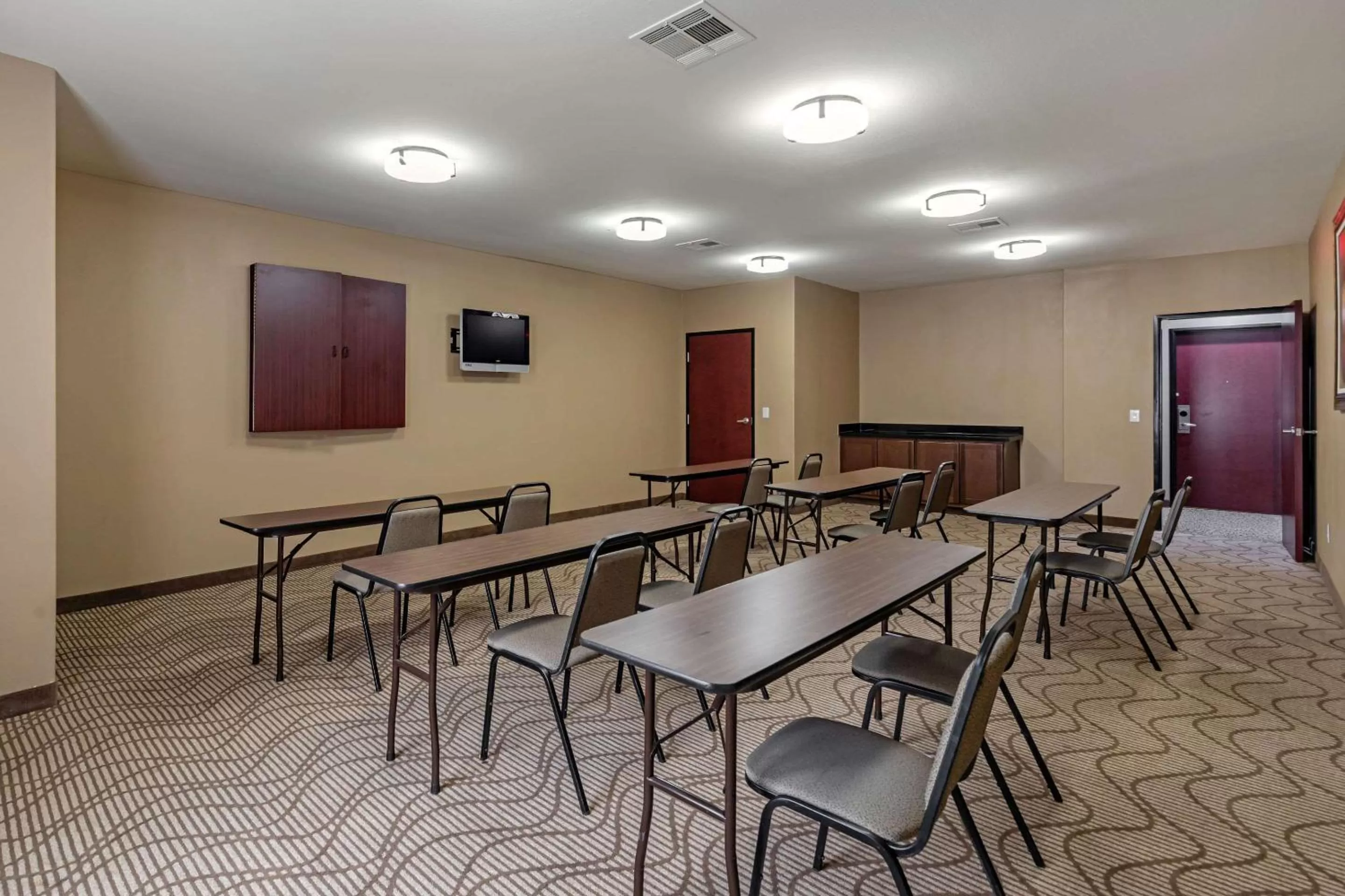 On site in Comfort Suites Ennis