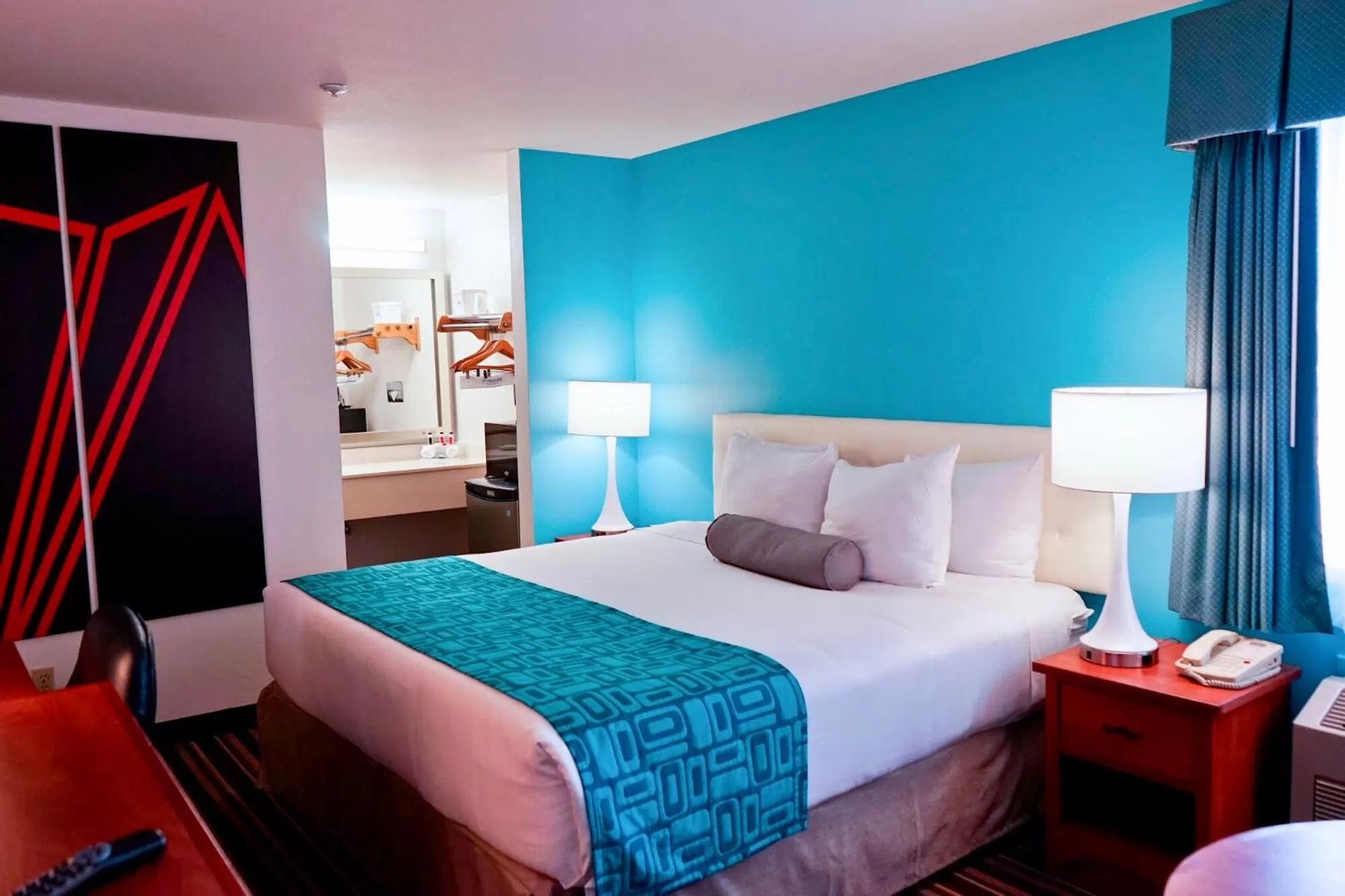 Bed in Howard Johnson by Wyndham Salinas