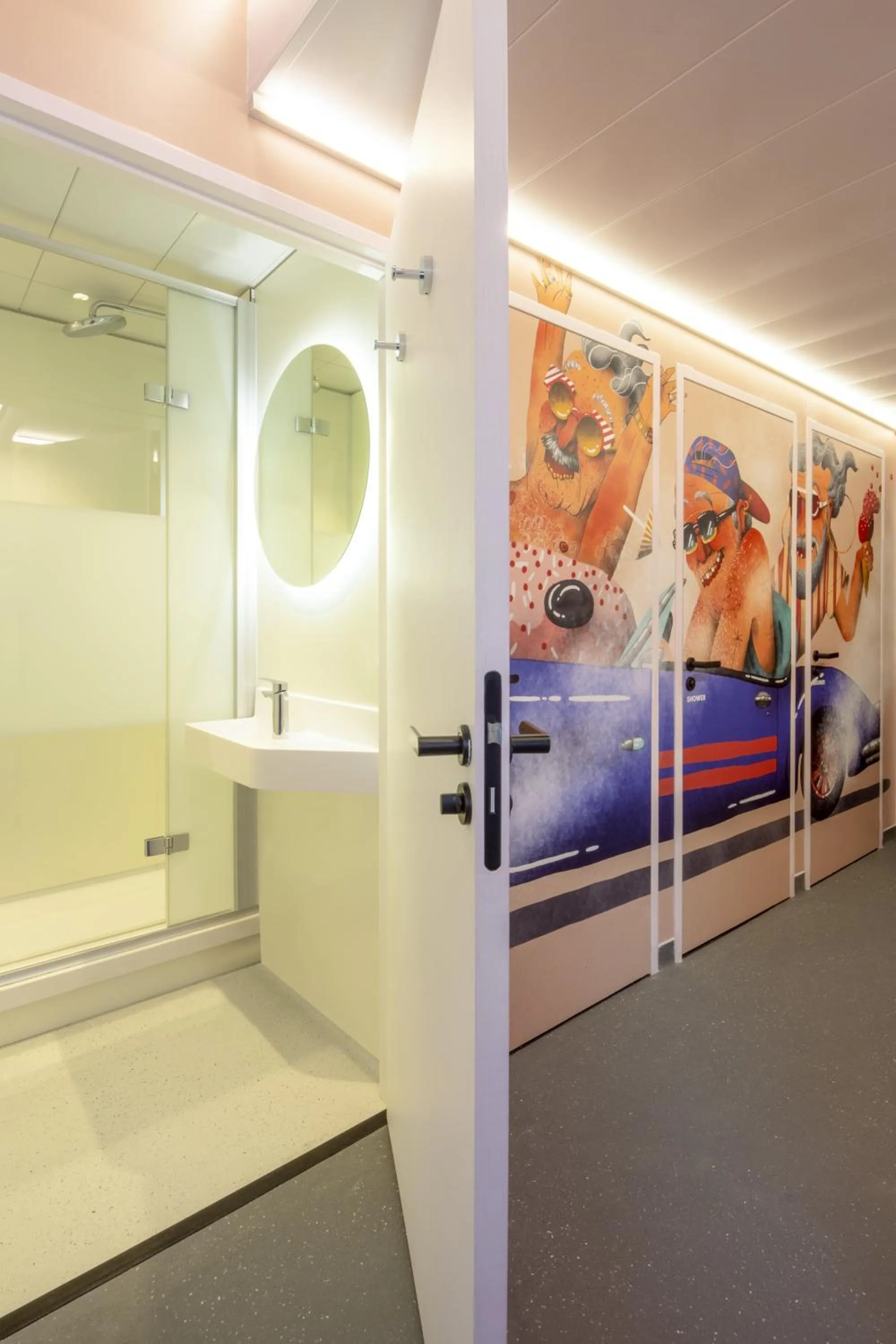 Shower in JO&JOE Paris Gentilly - Auberge de Jeunesse