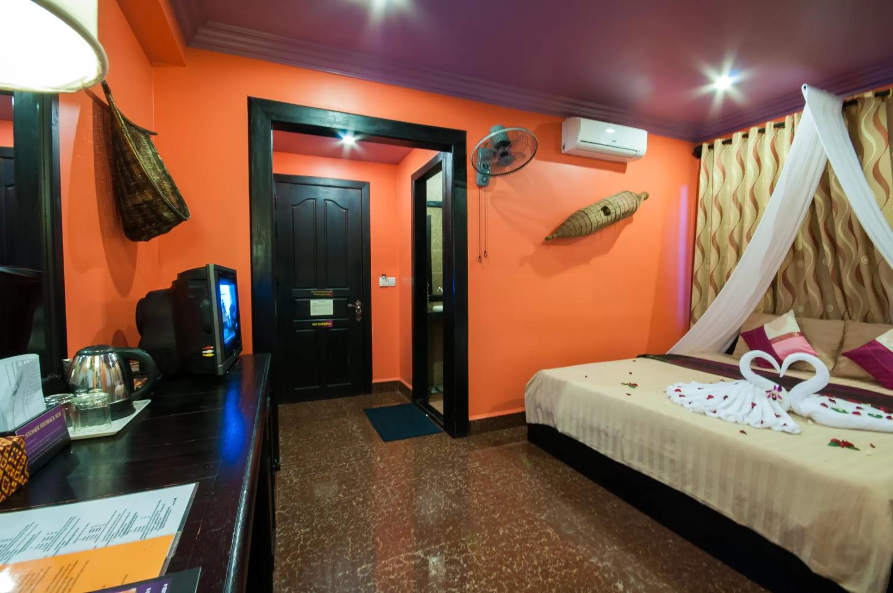 Photo of the whole room, Bed in Golden Butterfly Villa