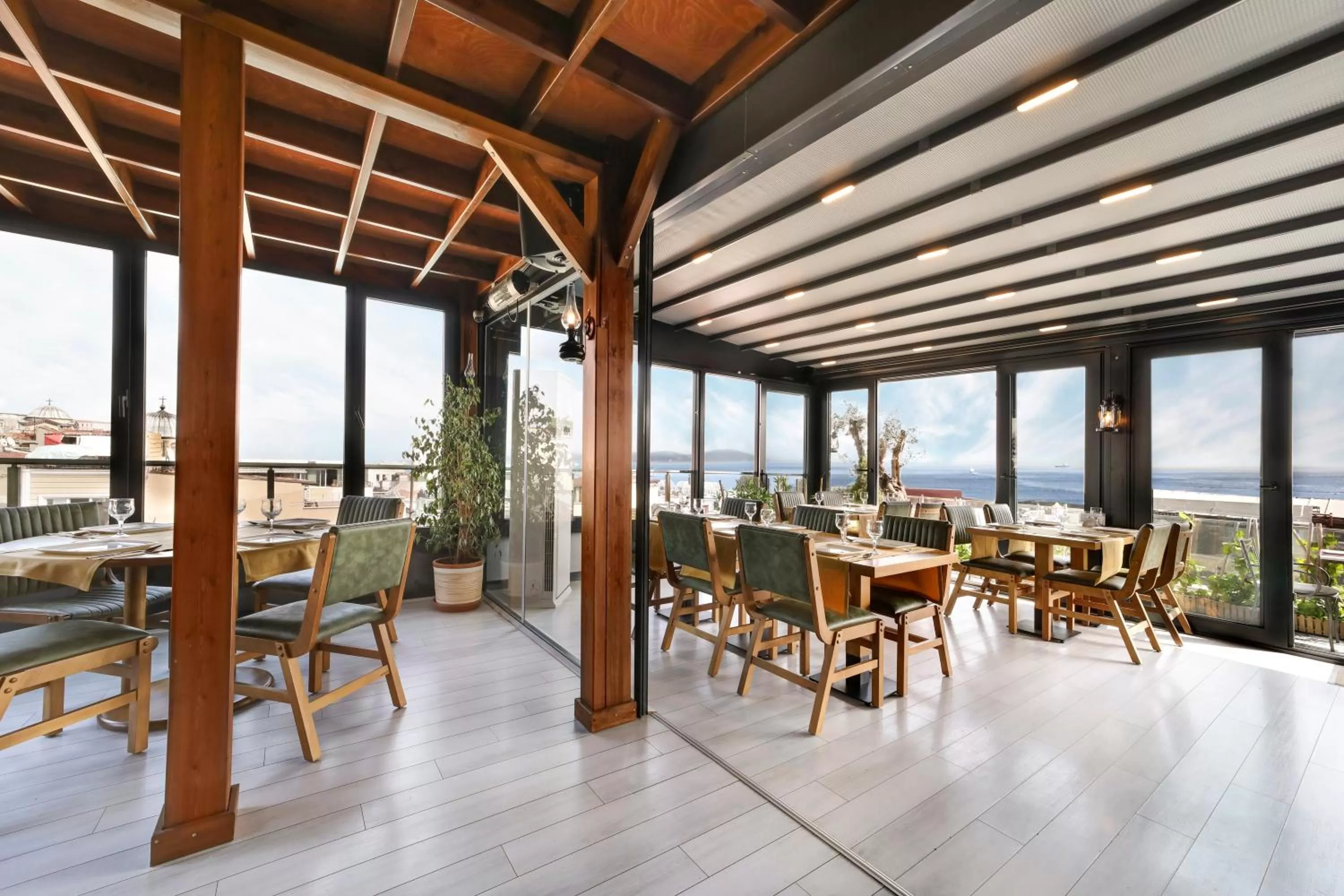 Patio in Skalion Hotel