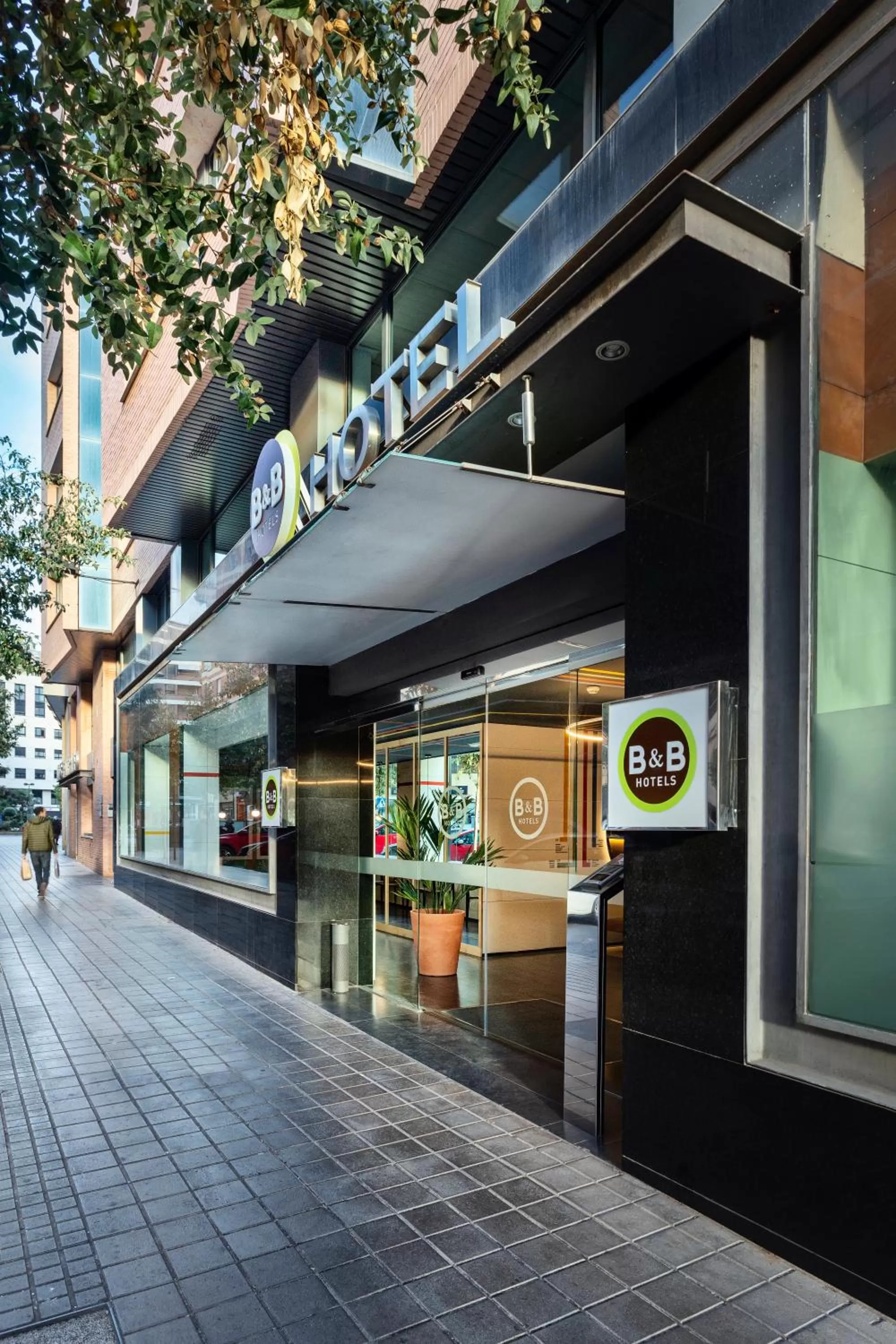 Facade/entrance in B&B HOTEL Castellón