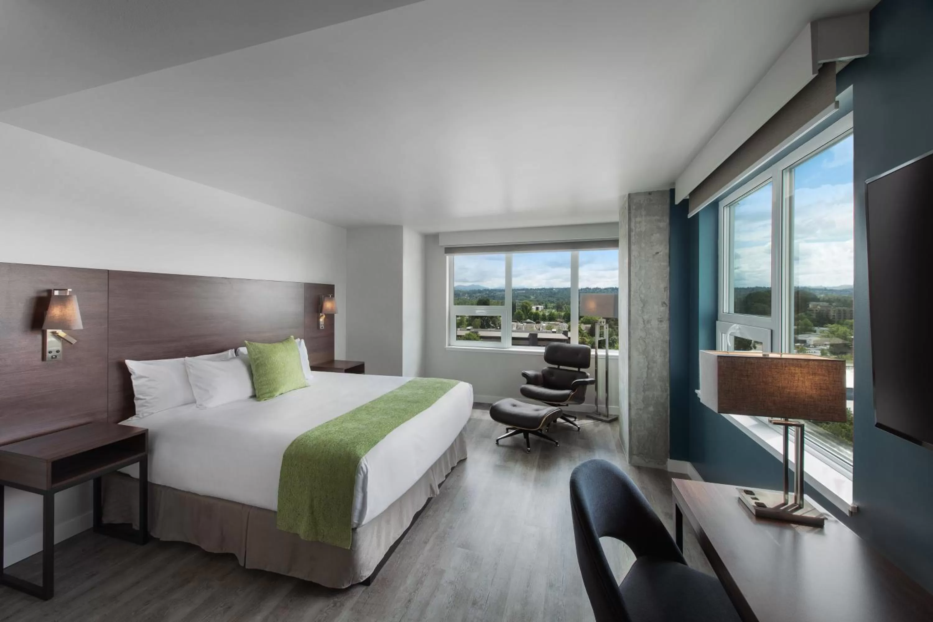 Bedroom, Bed in Hotel Interurban Seattle Airport SeaTac