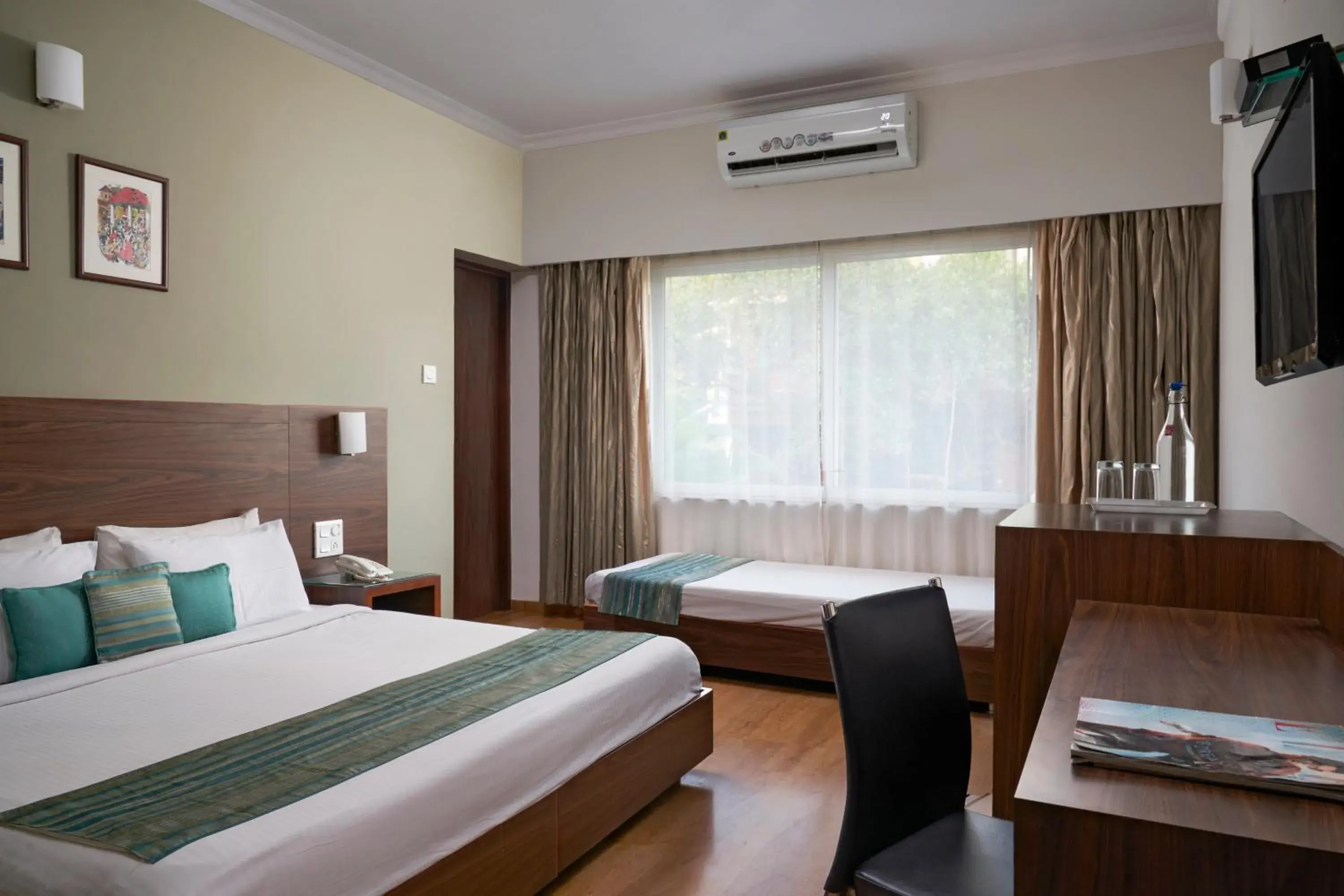 Luxury Family Room in The Hawaii Comforts Panjim Donapaula Luxury Family Room in The Hawaii Comforts Panjim Donapaula