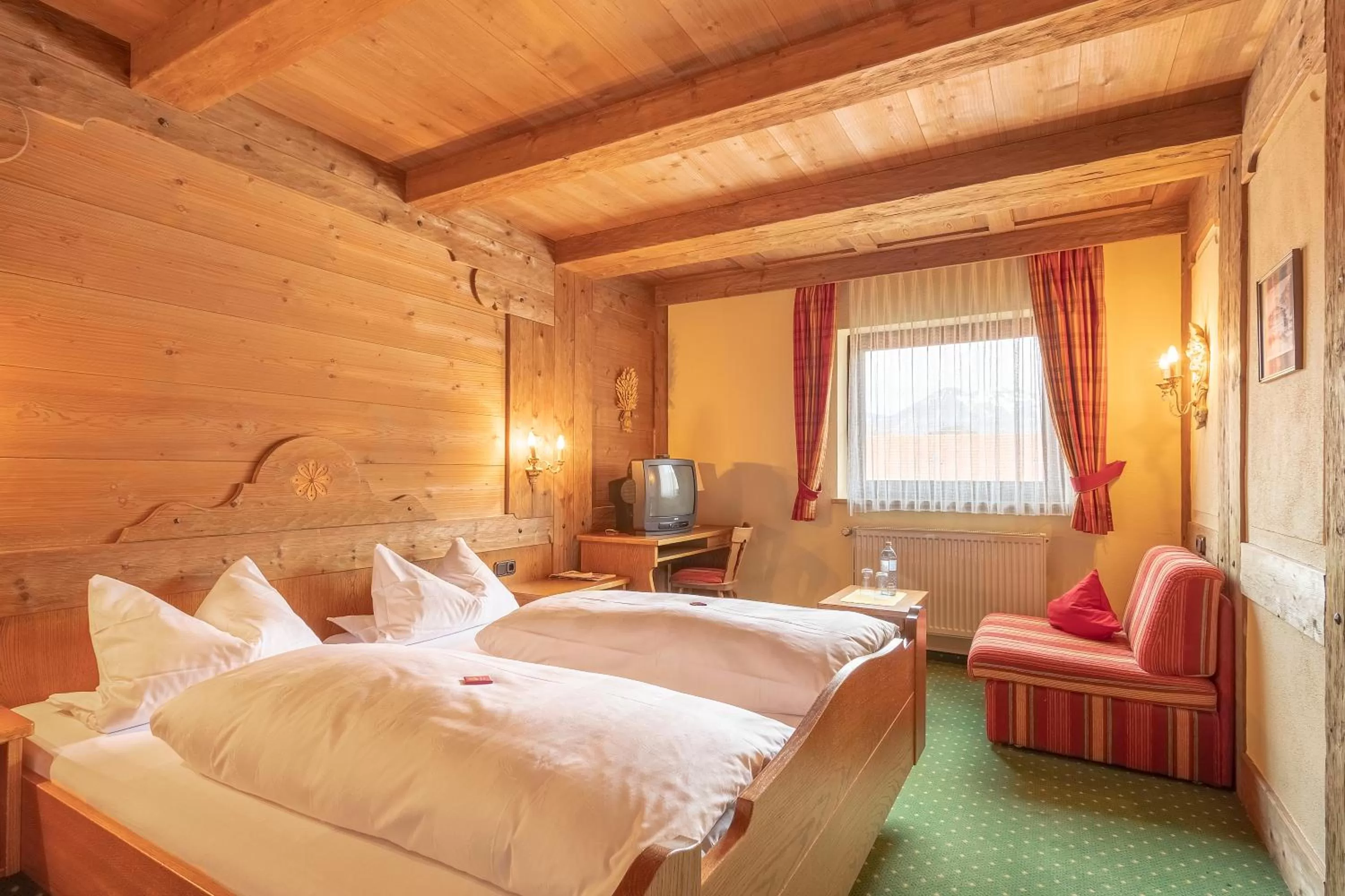 Photo of the whole room, Bed in Landgasthof Zur Post