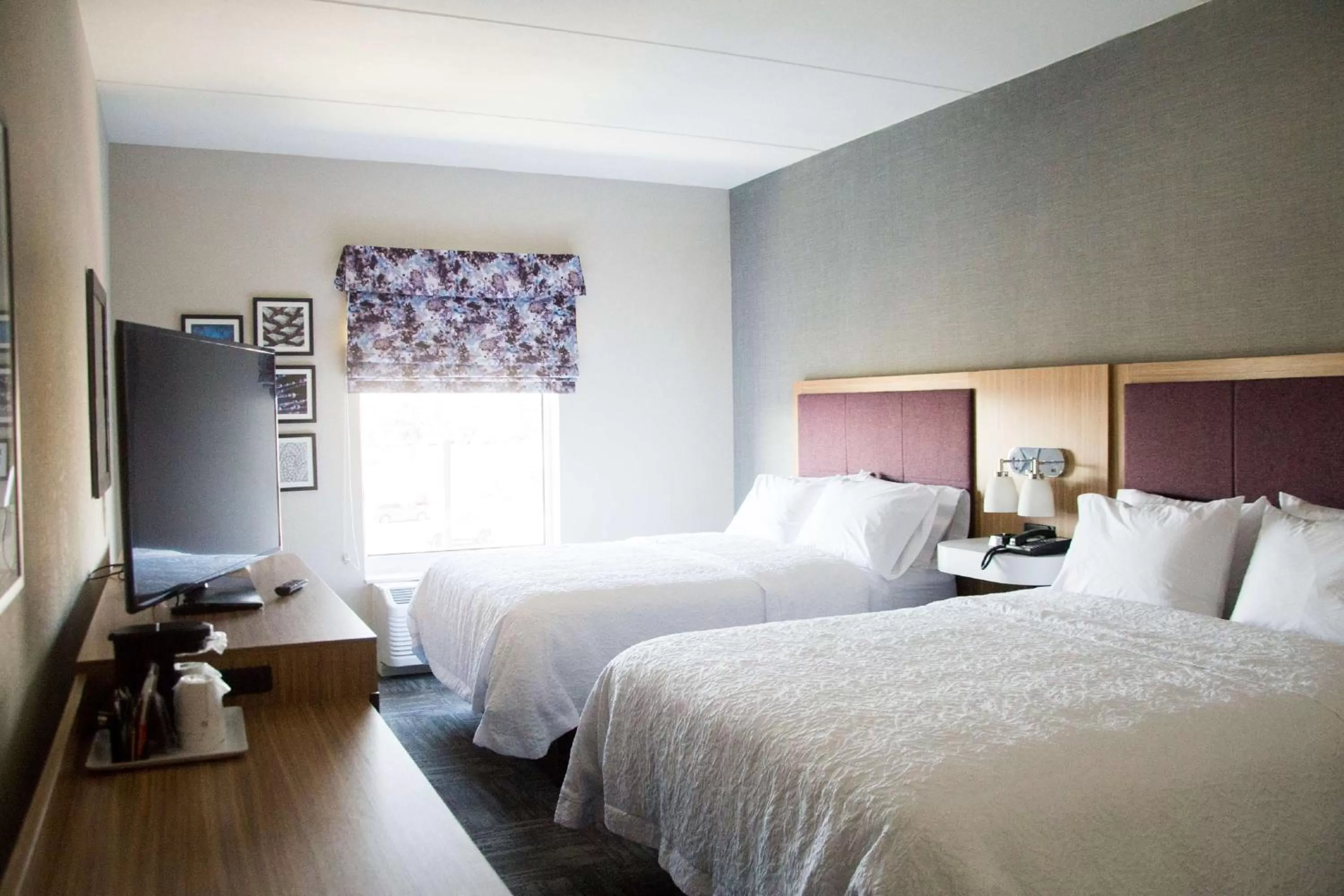 Bedroom, Bed in Hampton Inn & Suites Warrington Horsham