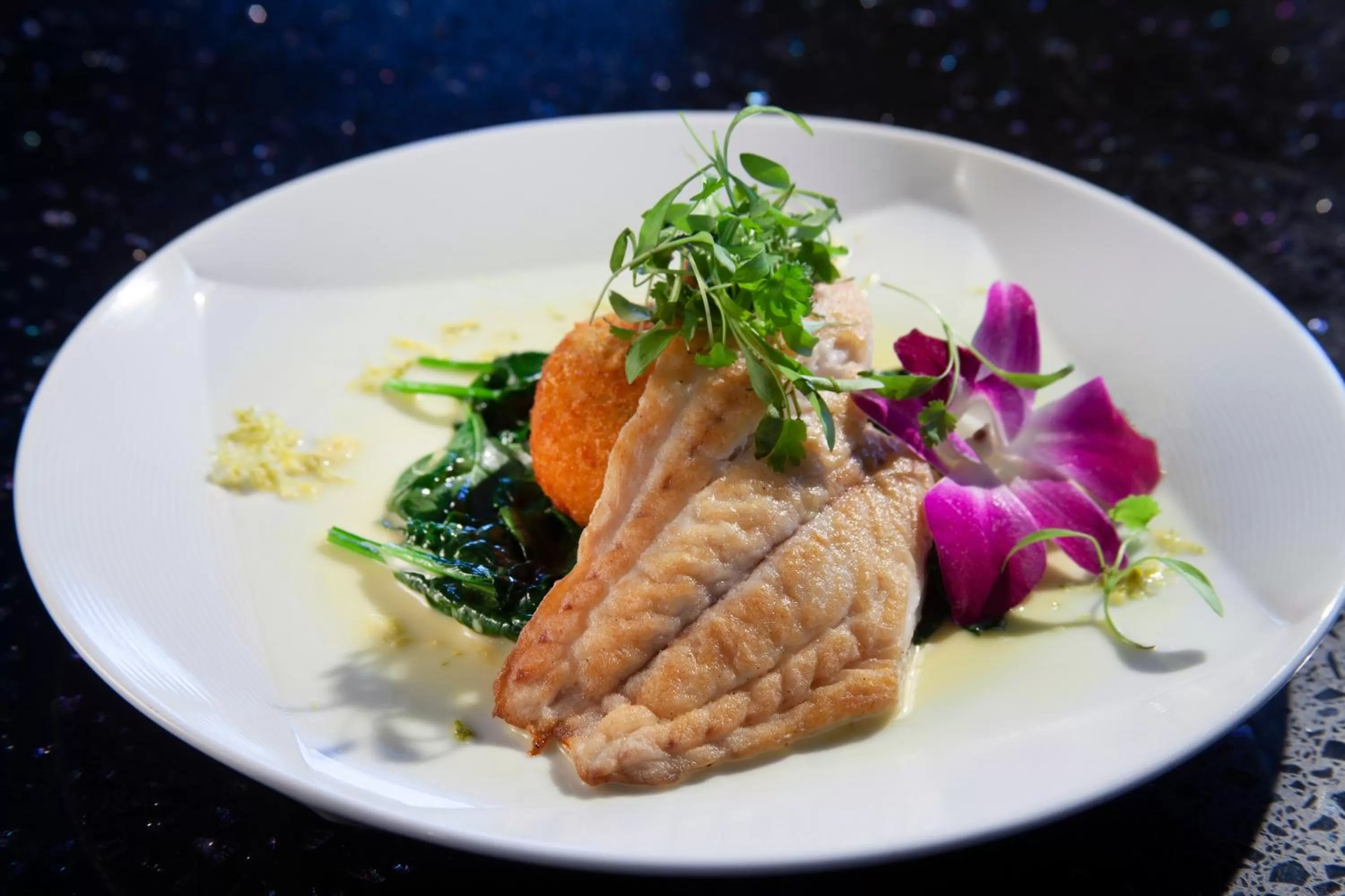 Food and drinks in Pier House Resort & Spa