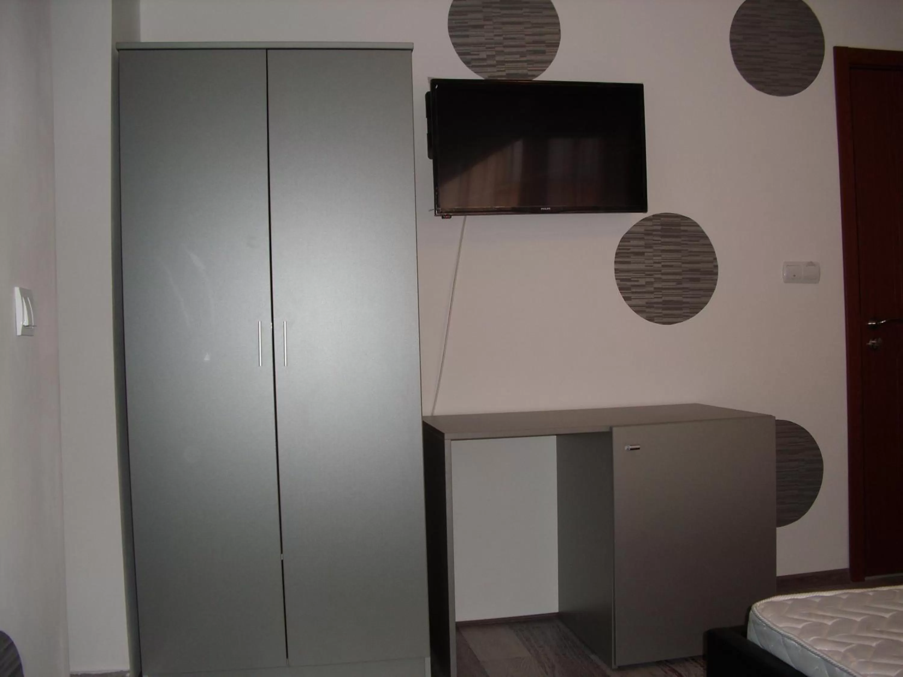 TV/Entertainment Center in Family Hotel Malibu