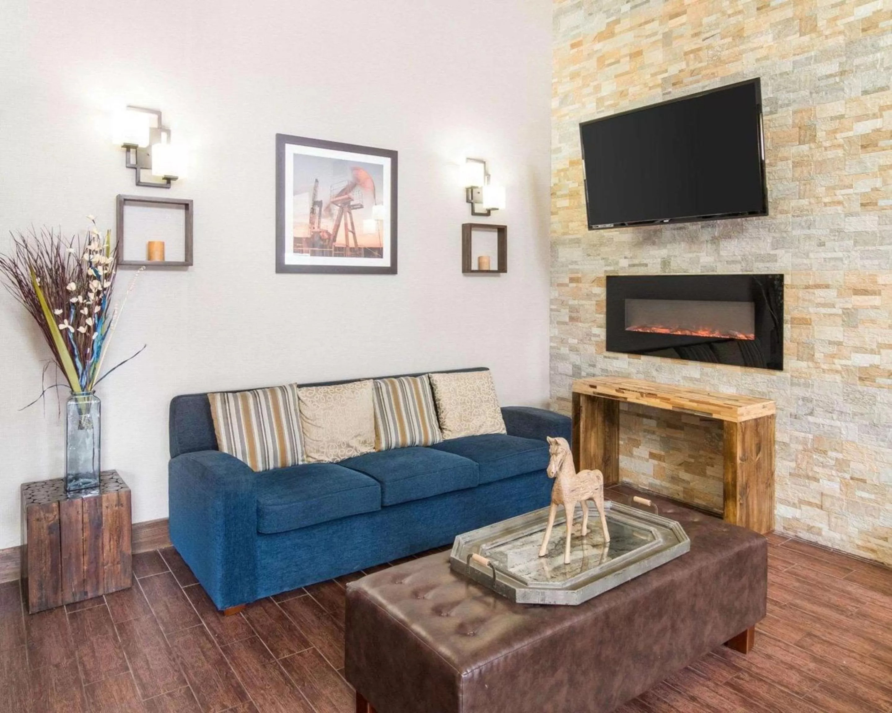 Lobby or reception in Comfort Suites Odessa near University