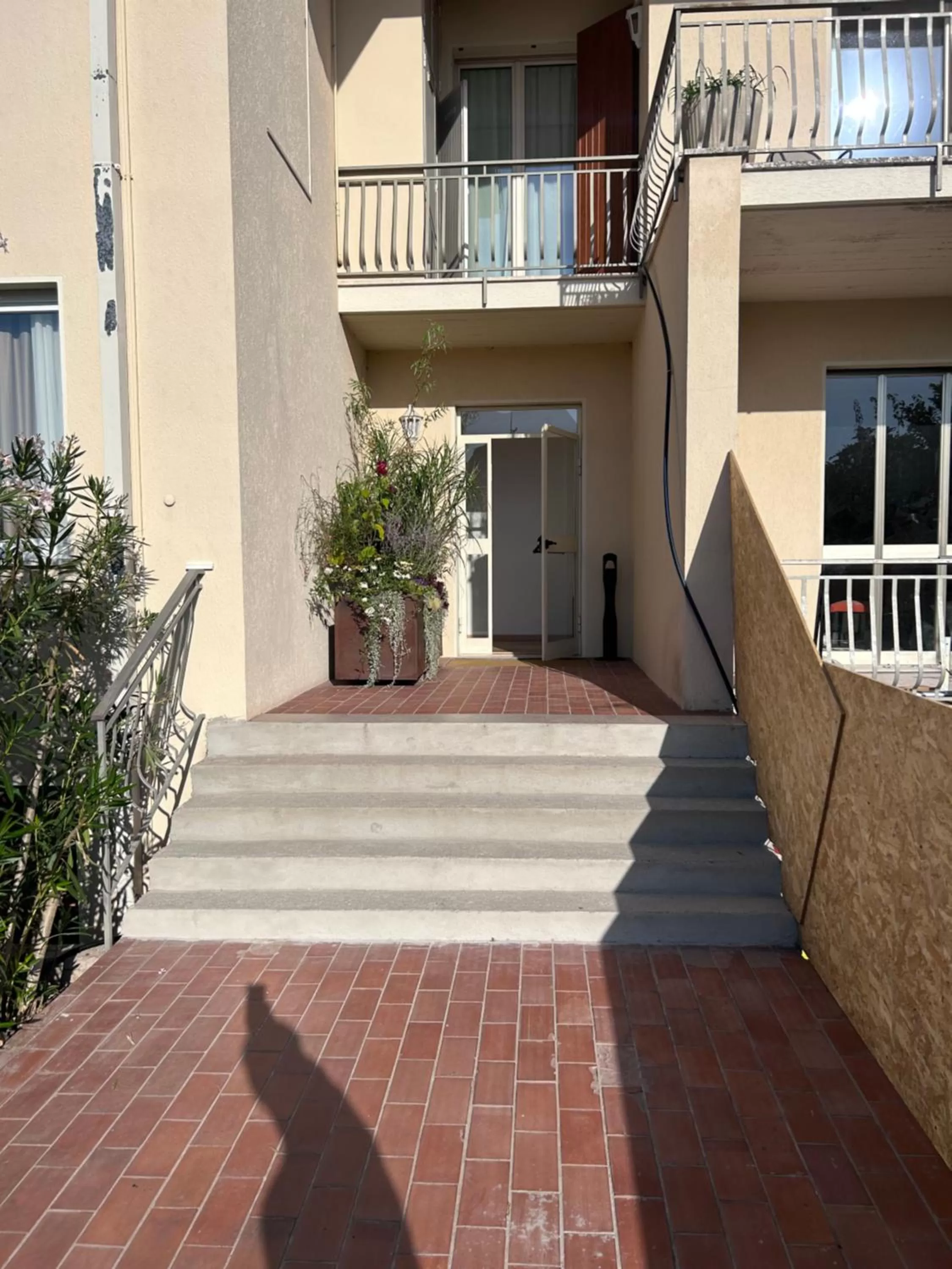 Property building in Hotel Arya by Mauro