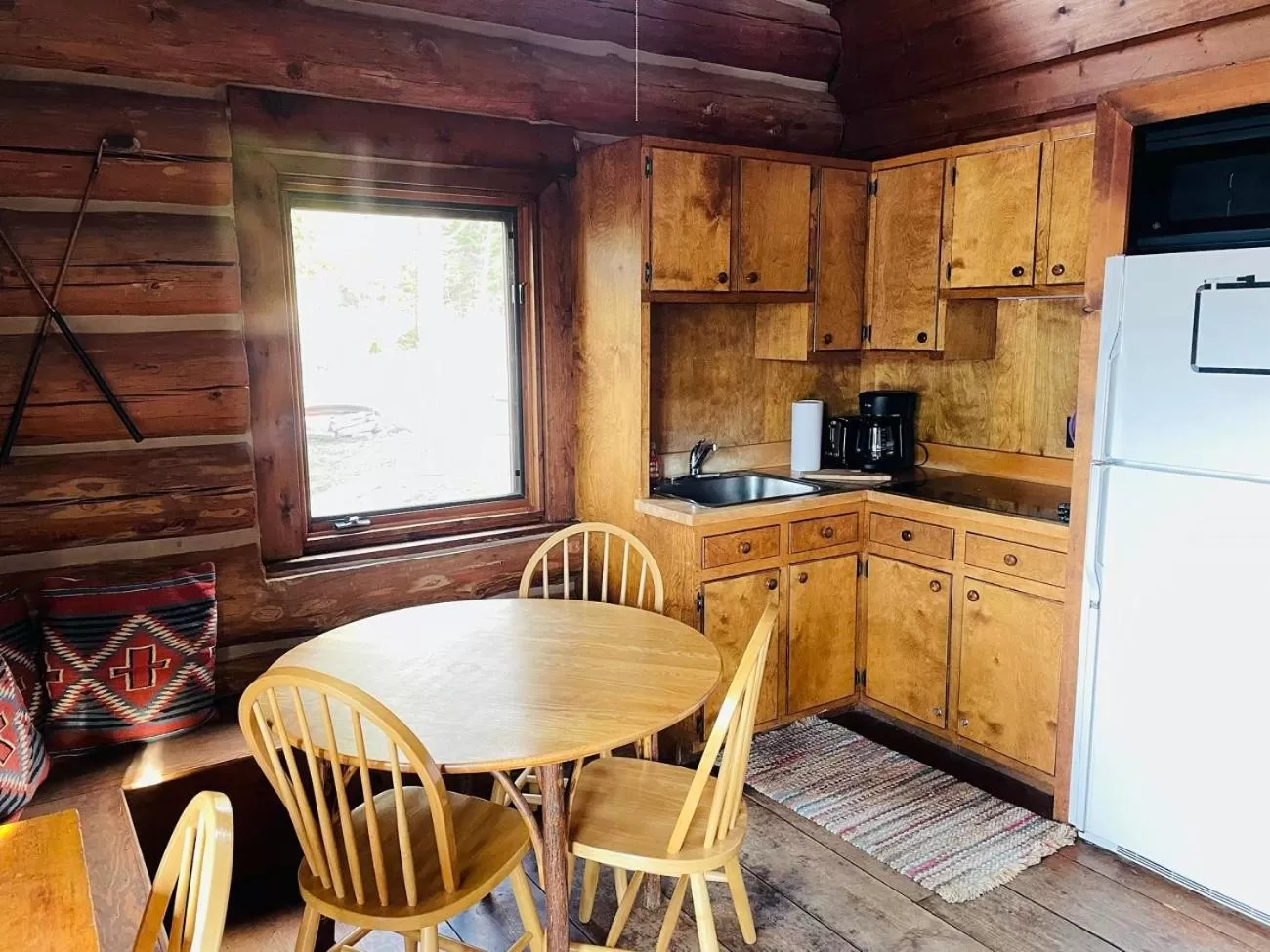 Kitchen or kitchenette in Drummond Island Resort