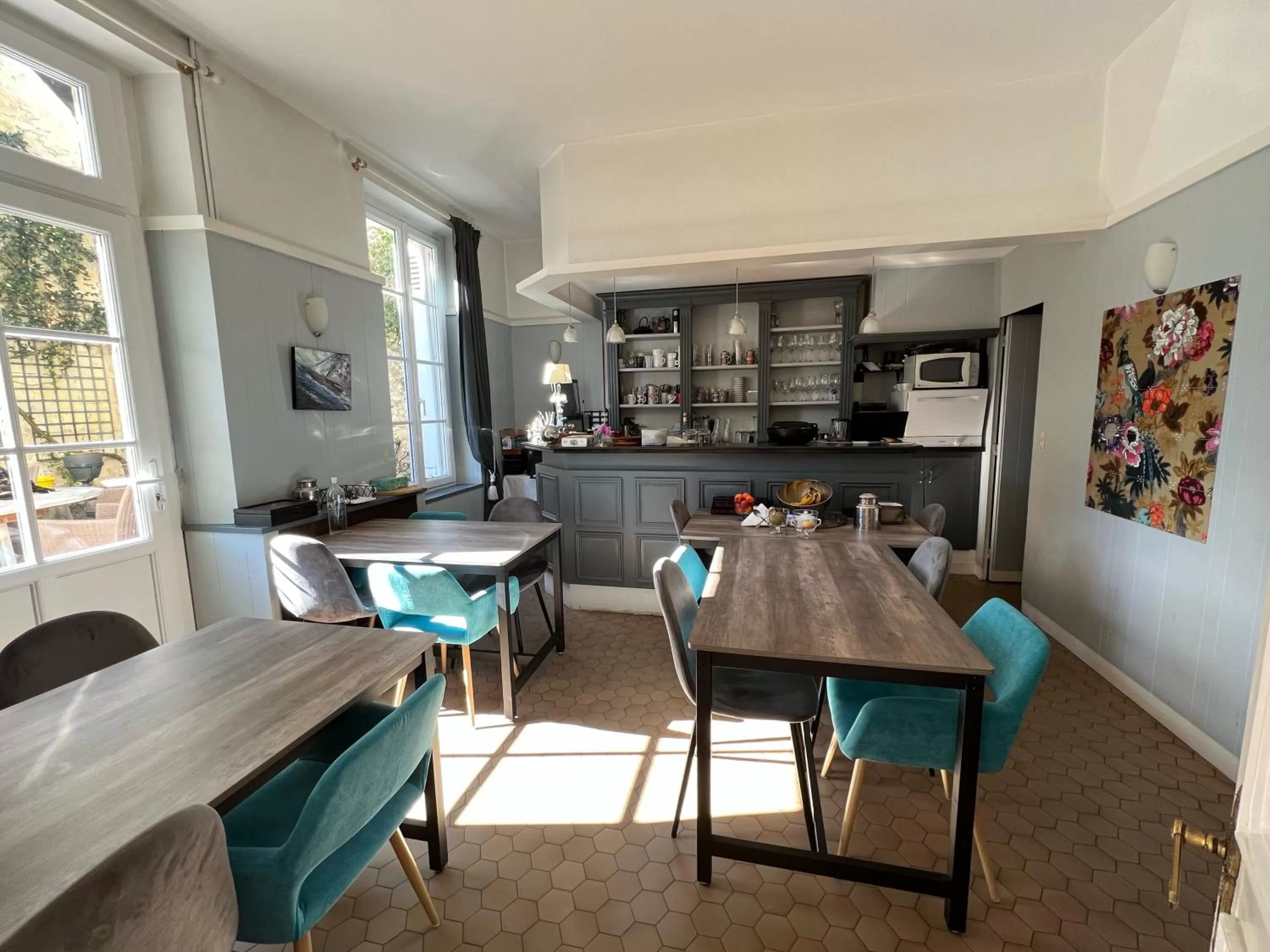 Lounge or bar in Chambres d'hôtes & Spa Les Perce Neige