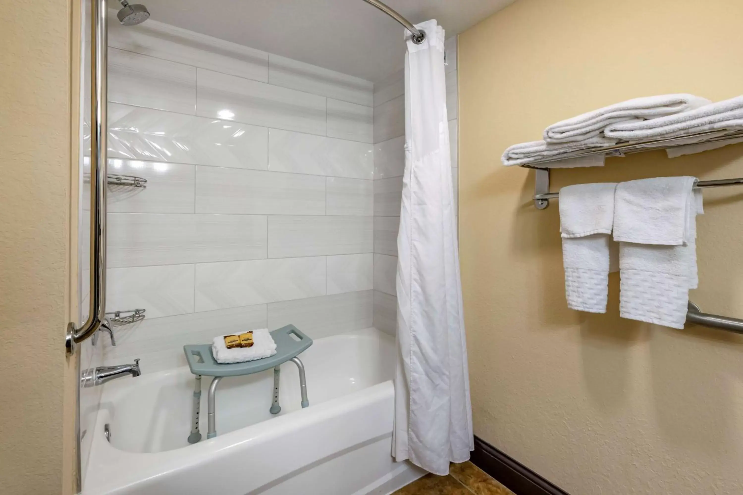 Queen Room with Two Queen Beds - Disability Access/Non-Smoking in Best Western Plus Flagler Beach Area Inn & Suites Queen Room with Two Queen Beds - Disability Access/Non-Smoking in Best Western Plus Flagler Beach Area Inn & Suites