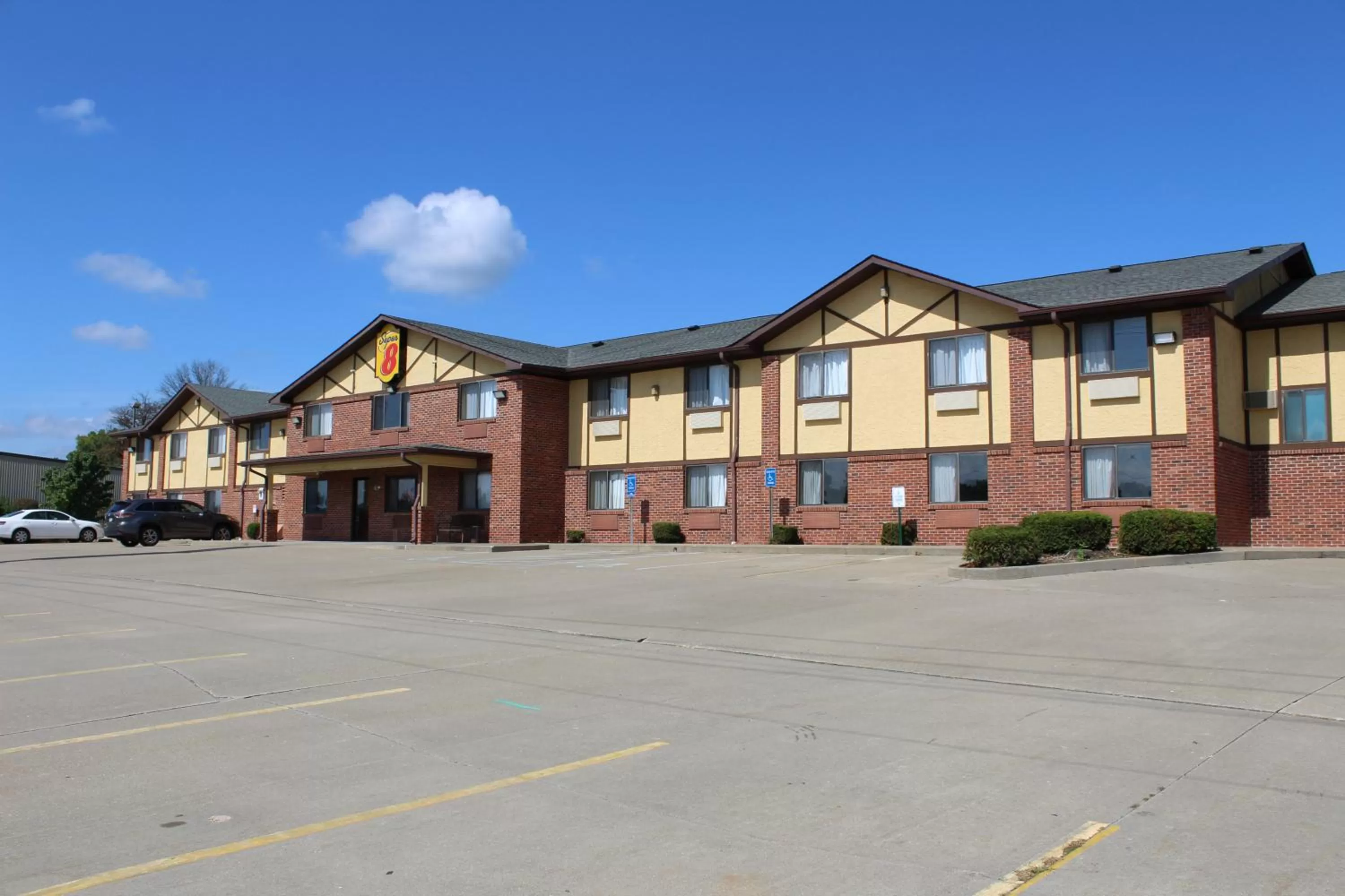 Property building in Super 8 by Wyndham Warrenton