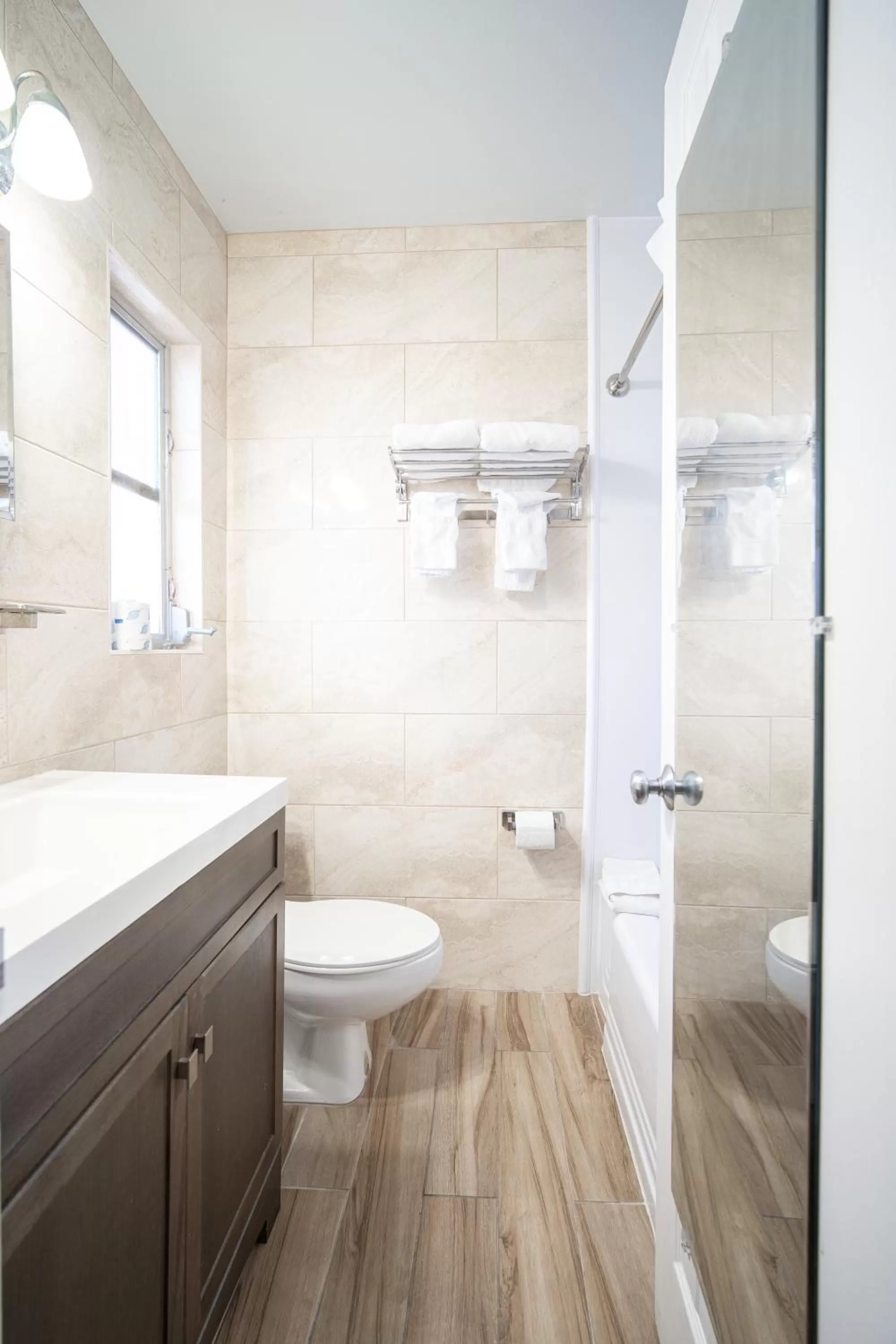 Bathroom in Island Sun Inn & Suites - Venice, Florida Historic Downtown & Beach Getaway