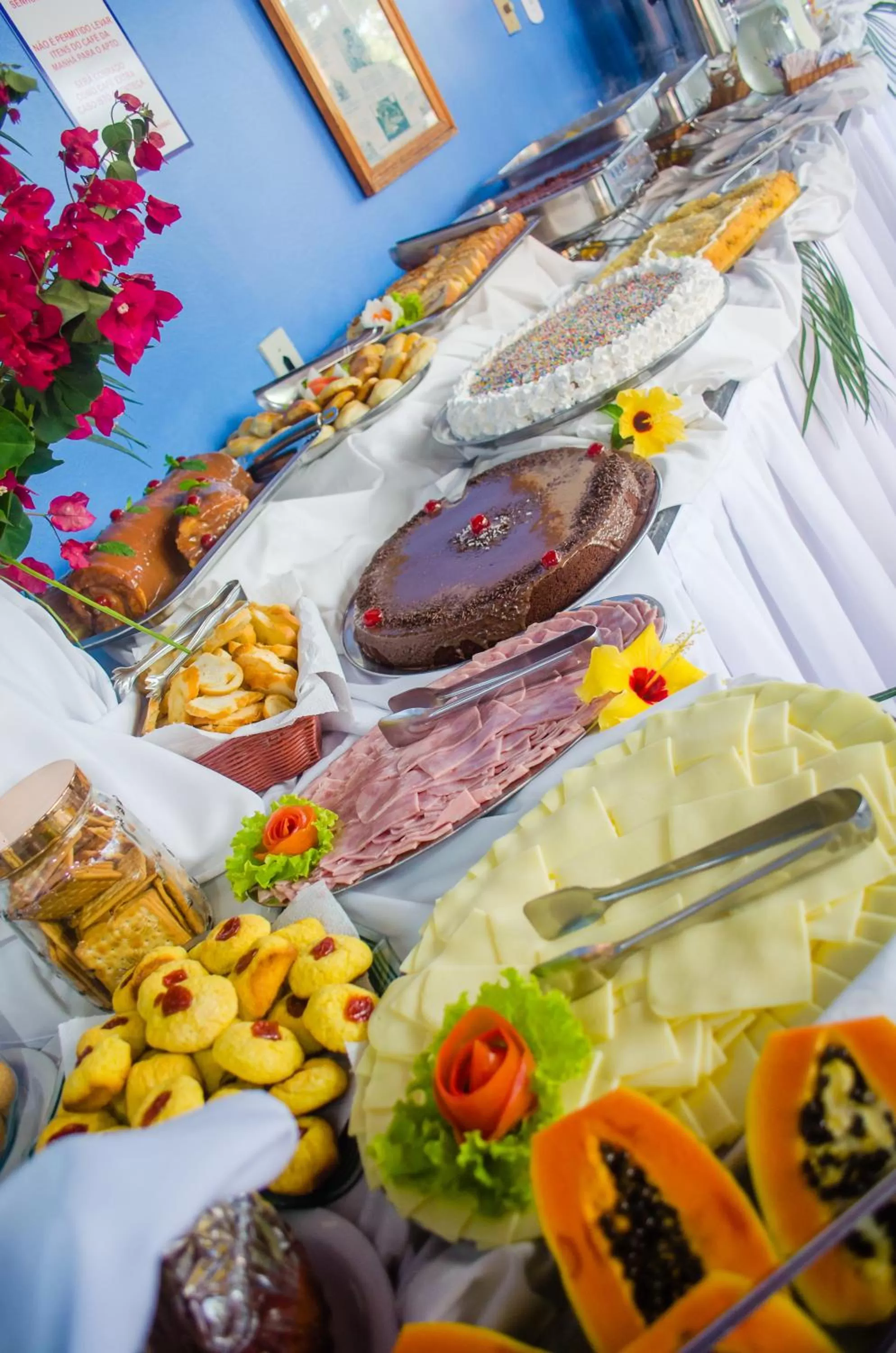 Buffet breakfast in Hotel Porto das Ancoras