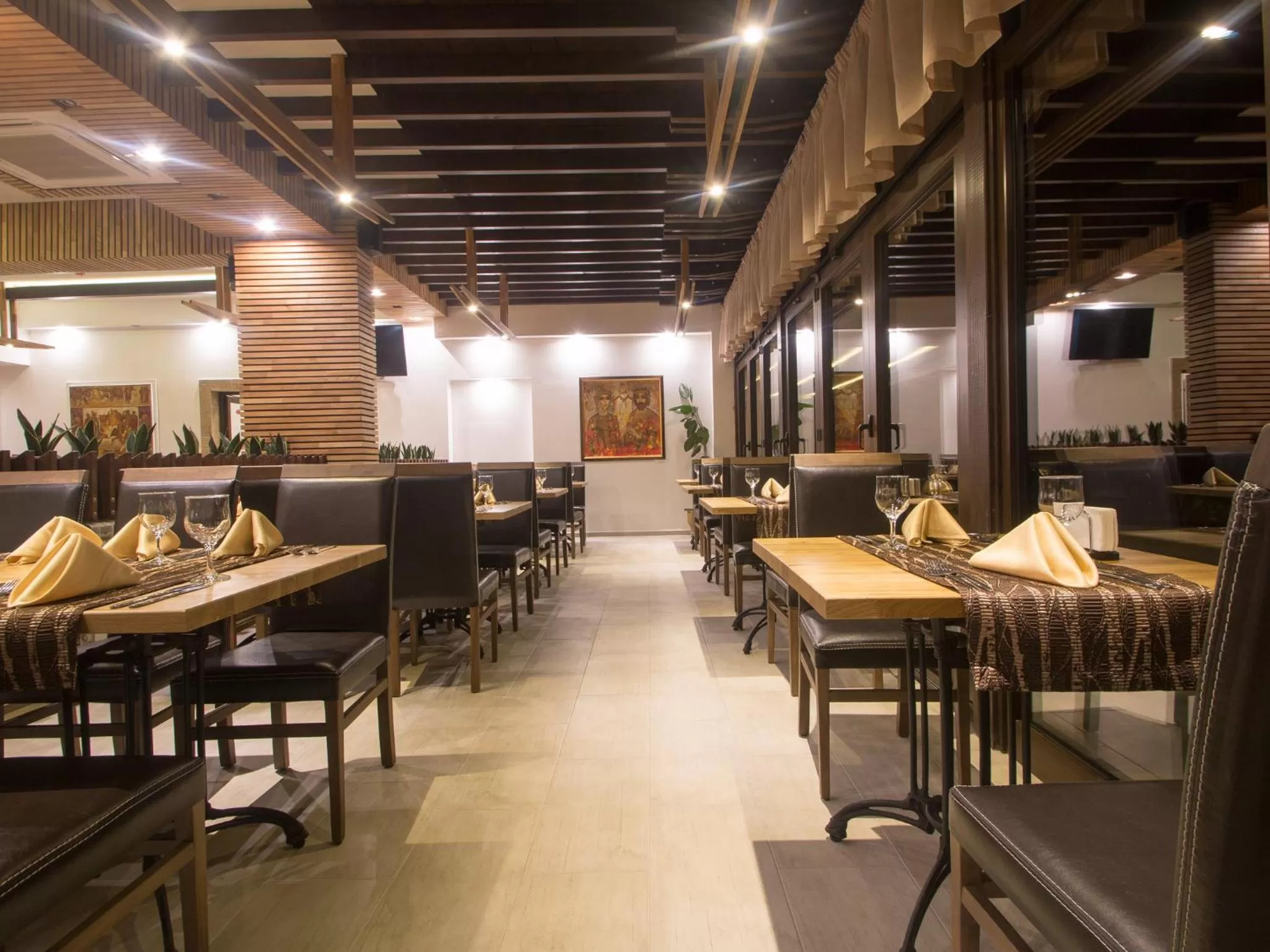 Restaurant/places to eat in Park Hotel Asenevtsi