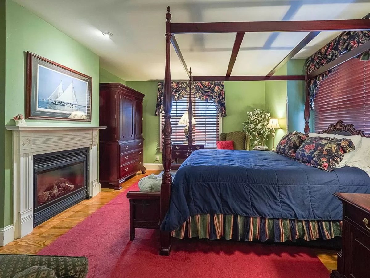 Bedroom, Bed in George Brooks House B&B