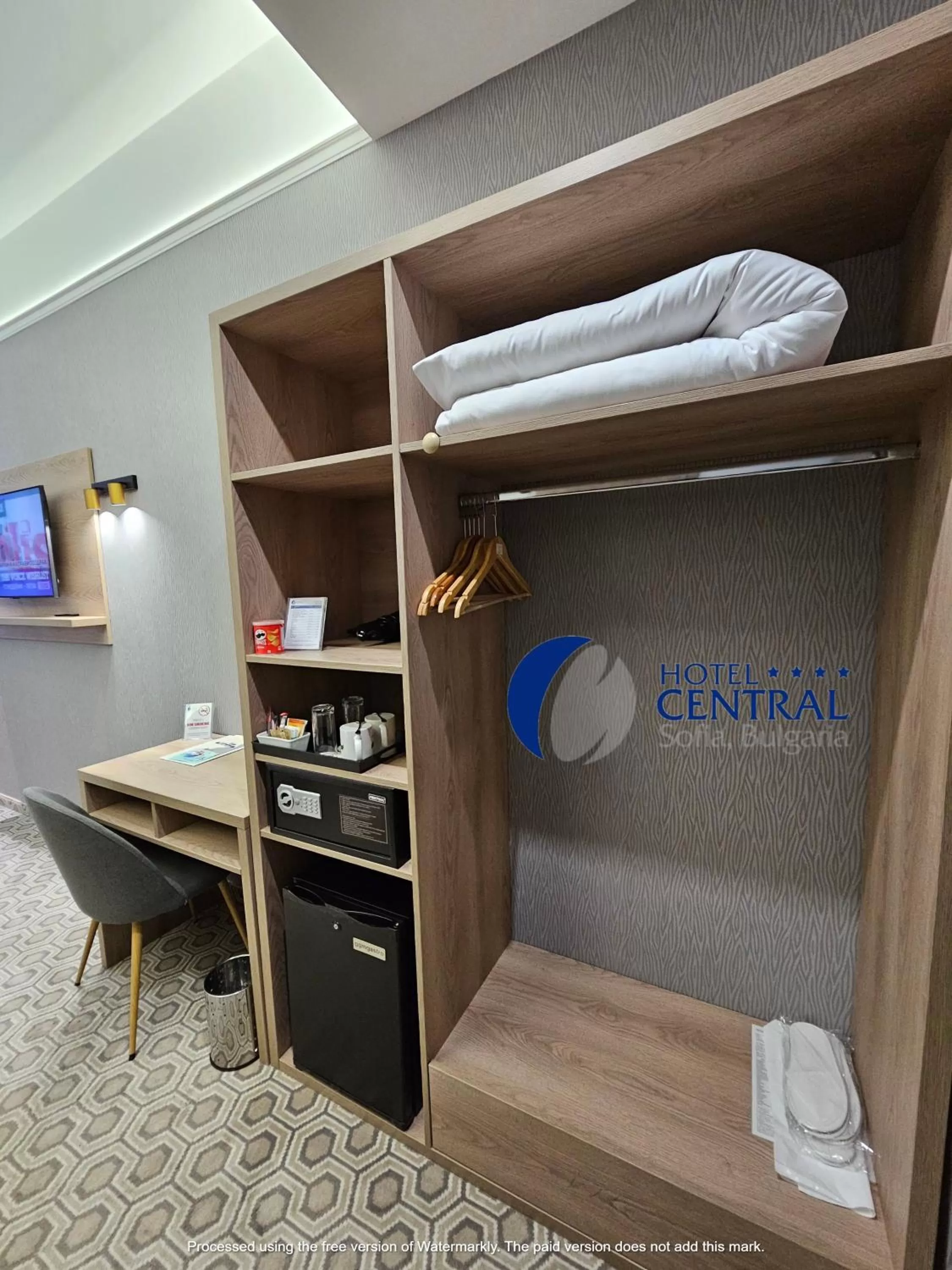 wardrobe, Bed in Central Hotel Sofia