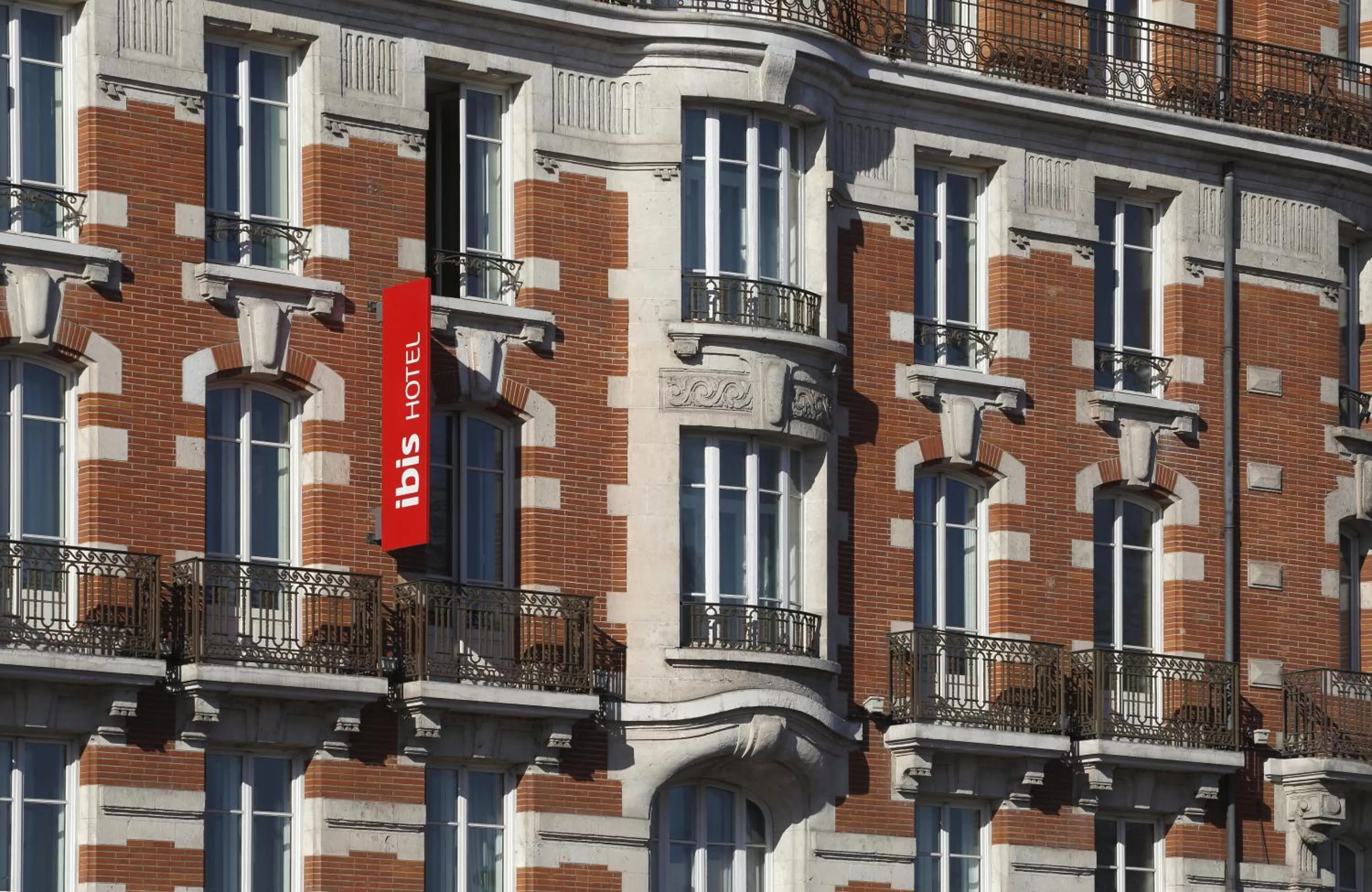 Facade/entrance in ibis Toulouse Gare Matabiau