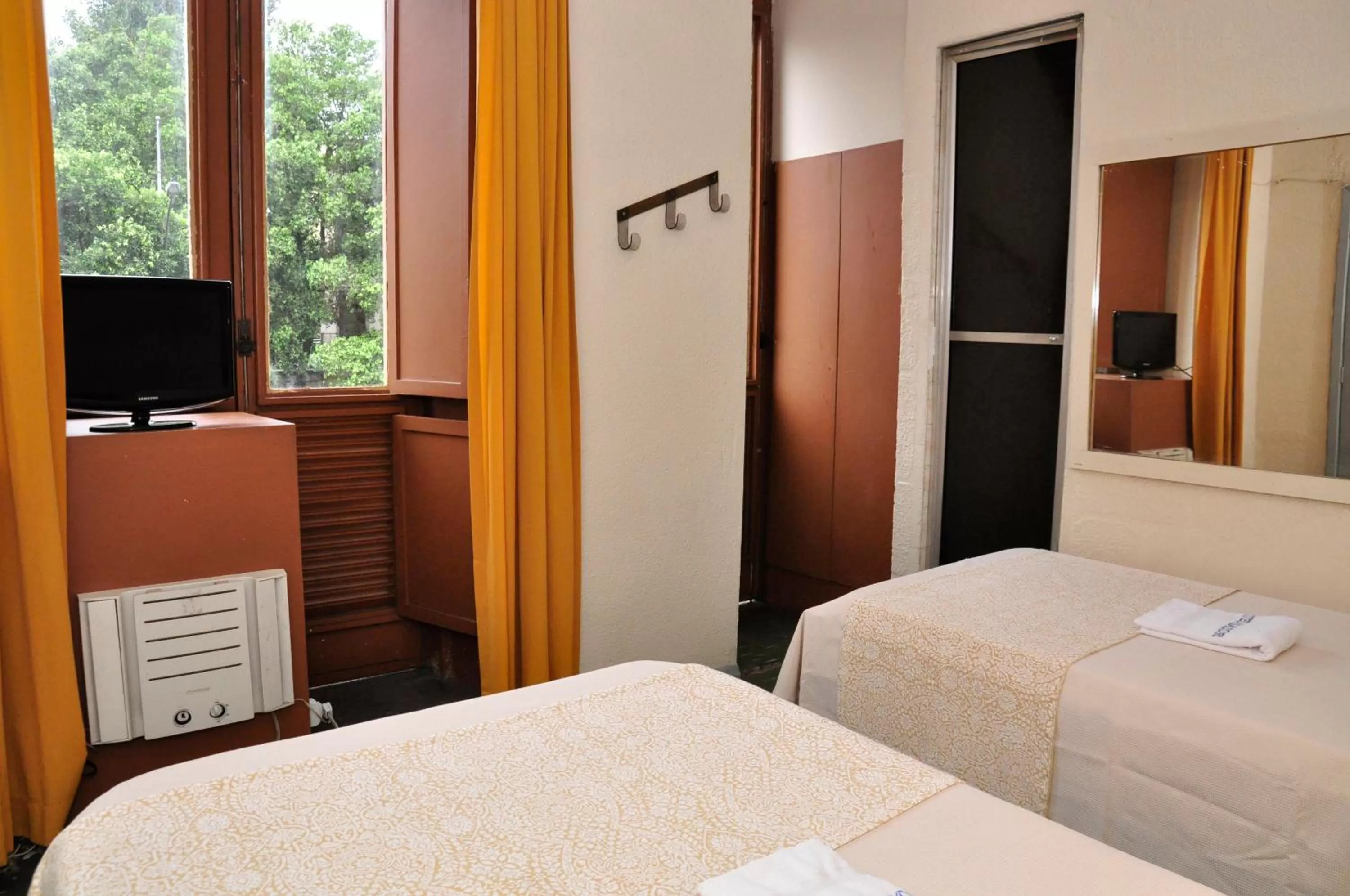 Photo of the whole room, Bed in Hotel Plaza Riazor