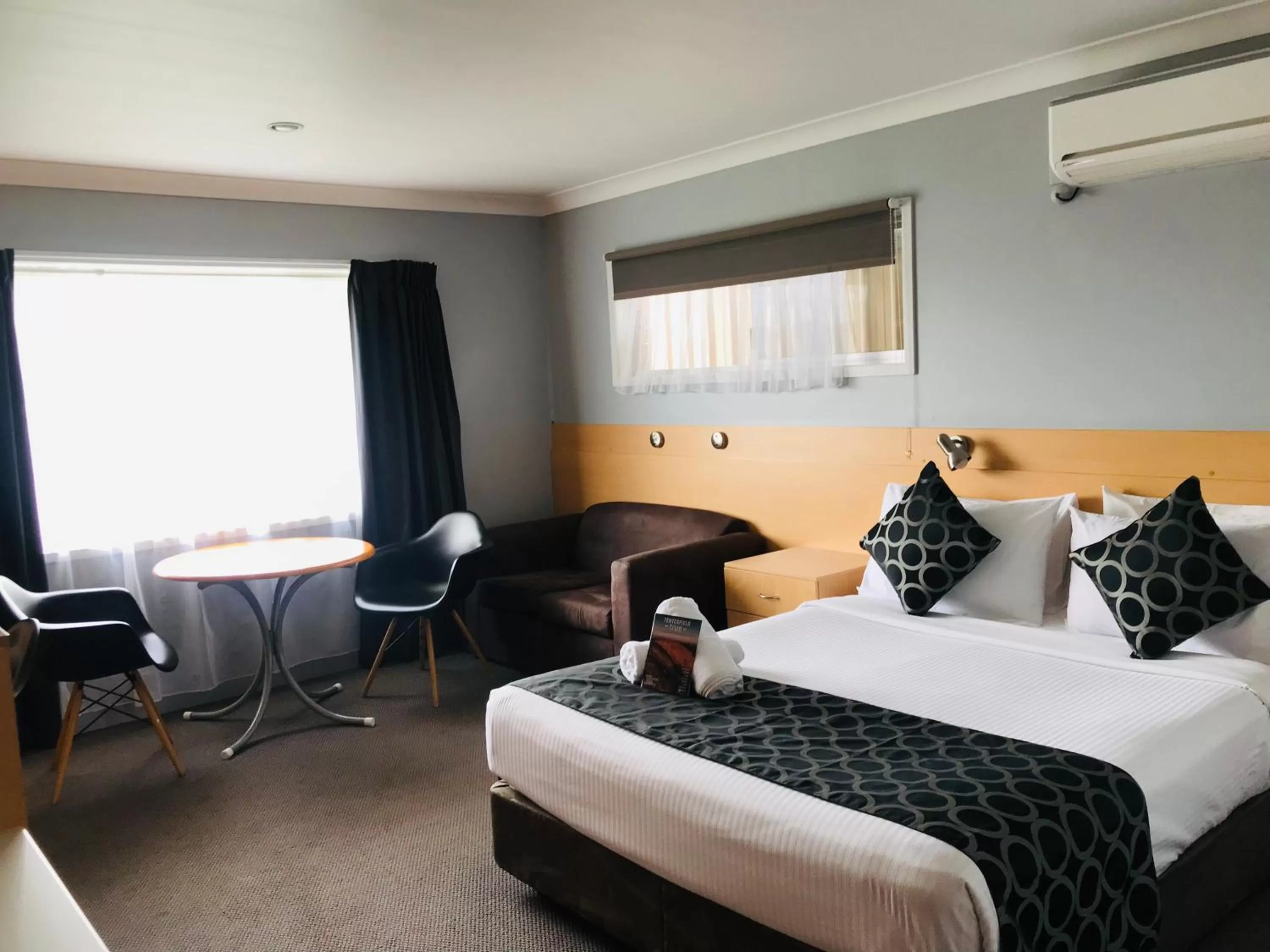 Bed in Jumbuck Motor Inn