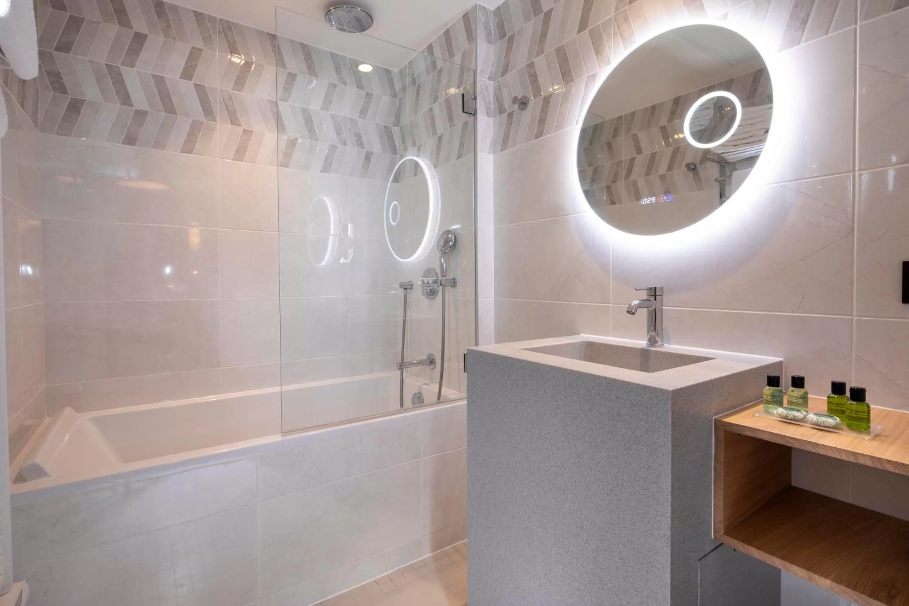 Bathroom in Daunou Opéra