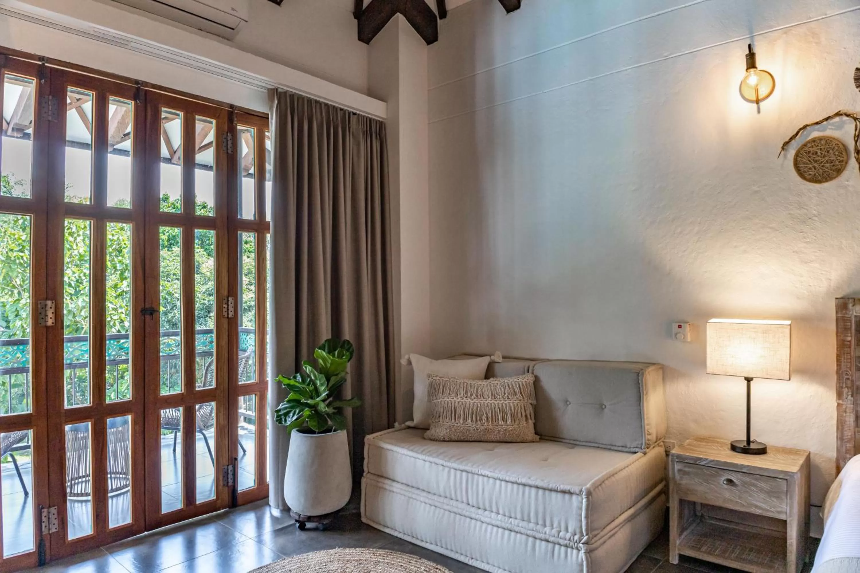 Balcony/Terrace, Bed in Casa Jacaranda Hotel Boutique -Cauca Viejo- Mayores de 14 años