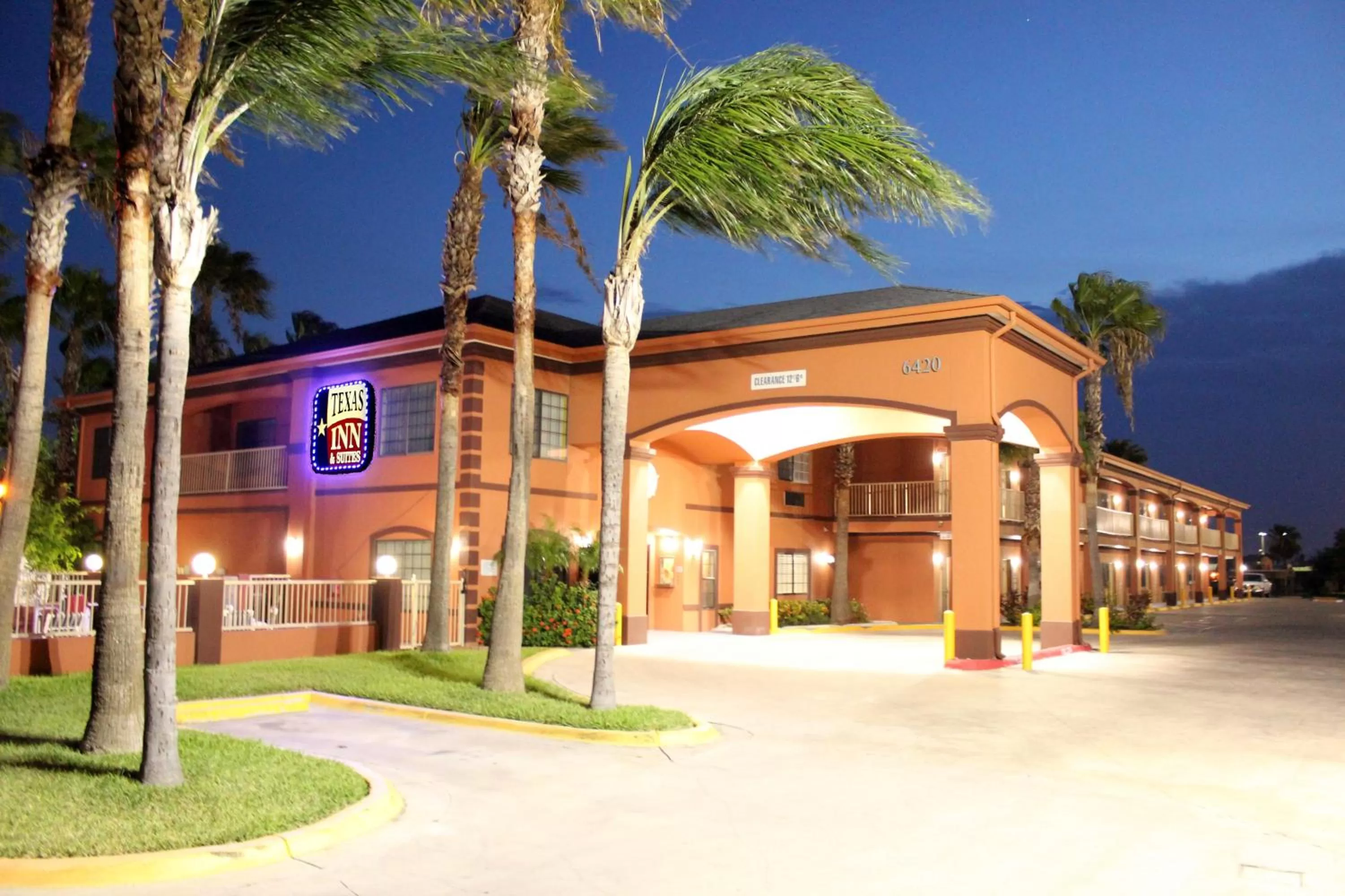Facade/entrance in Texas Inn & Suites McAllen at La Plaza Mall and Airport