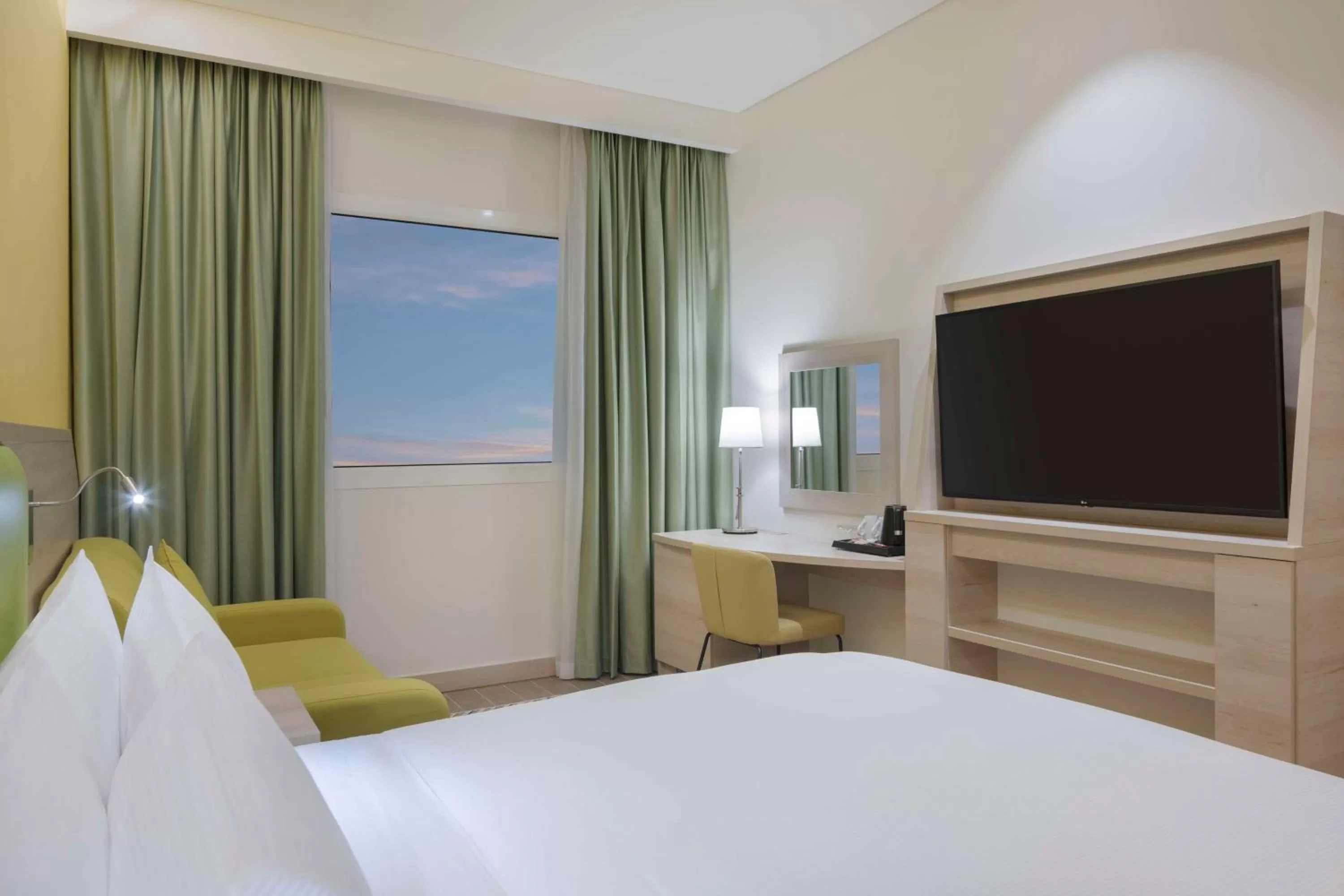 Bedroom, Bed in Hampton By Hilton Doha Old Town