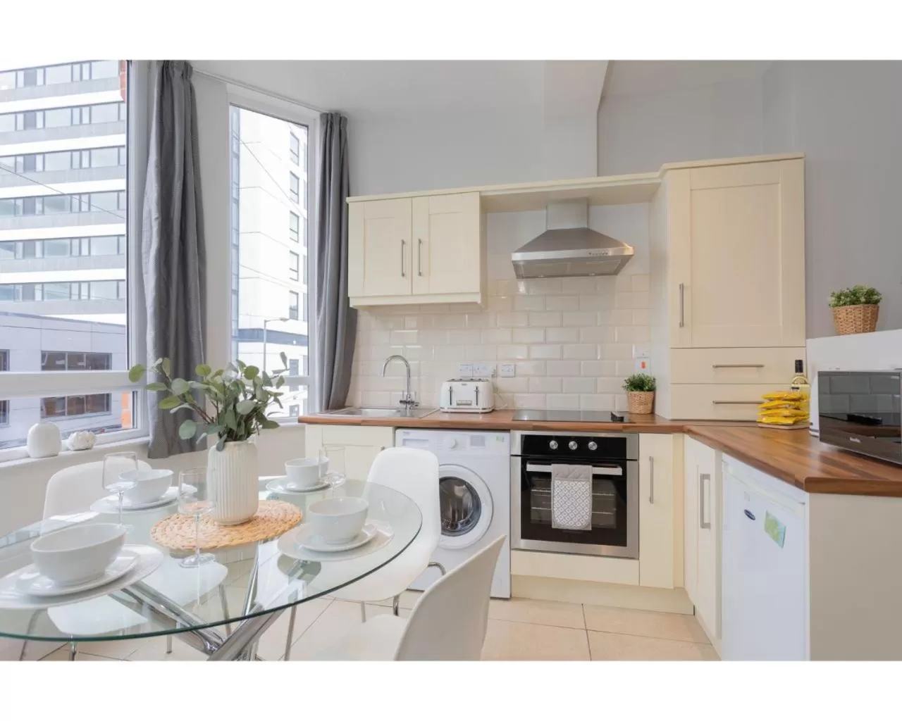 Kitchen or kitchenette in Central Belfast Apartments Camden Street