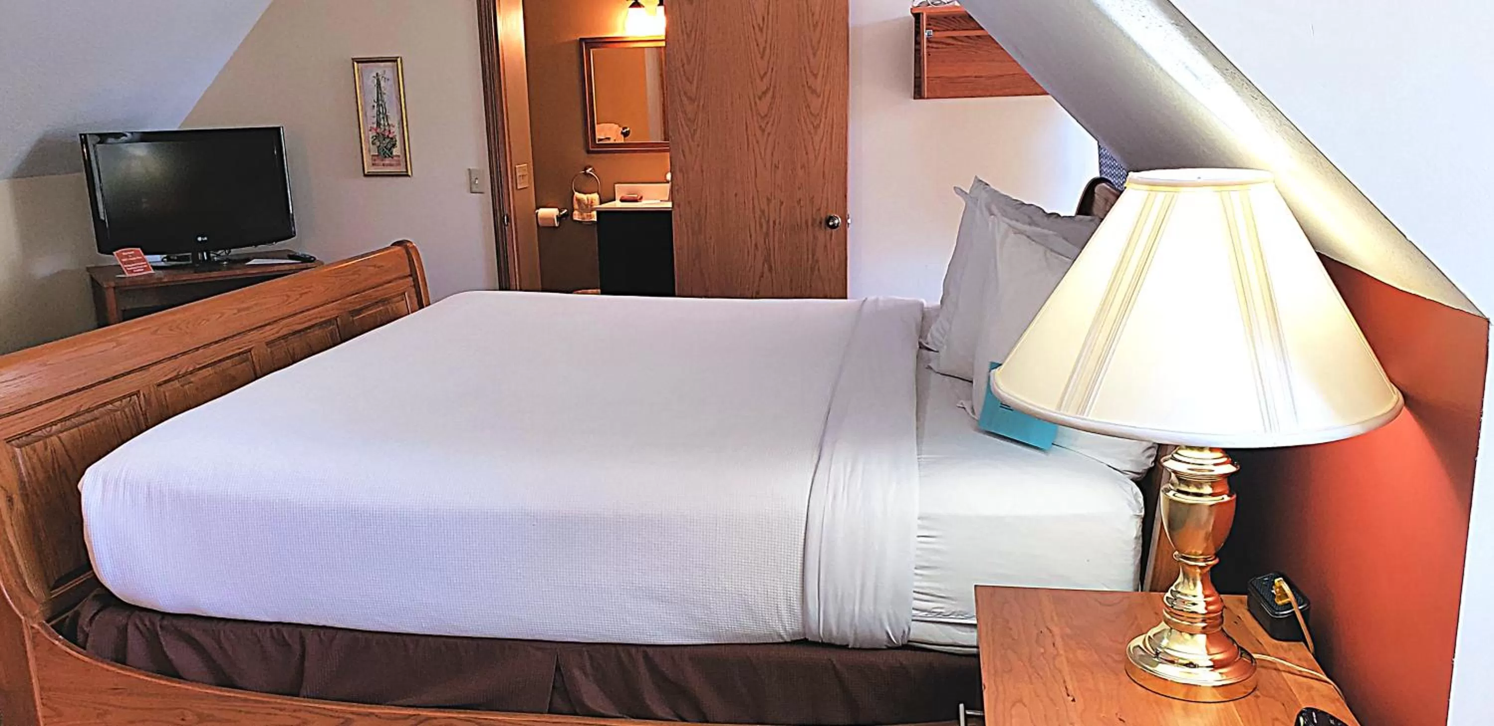 Off site, Bed in Berlin Heritage Inn