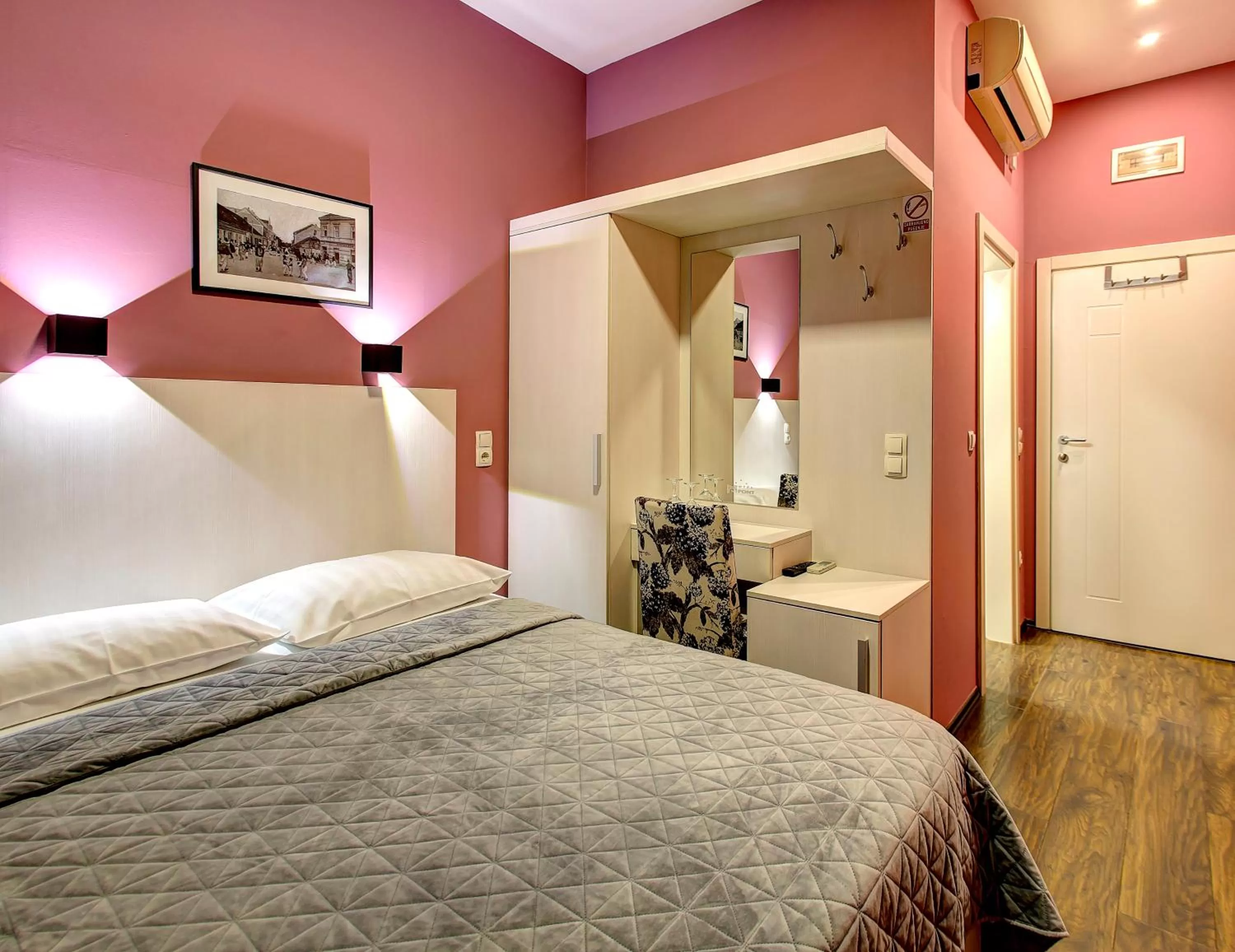 Bed in Hotel Le Pont