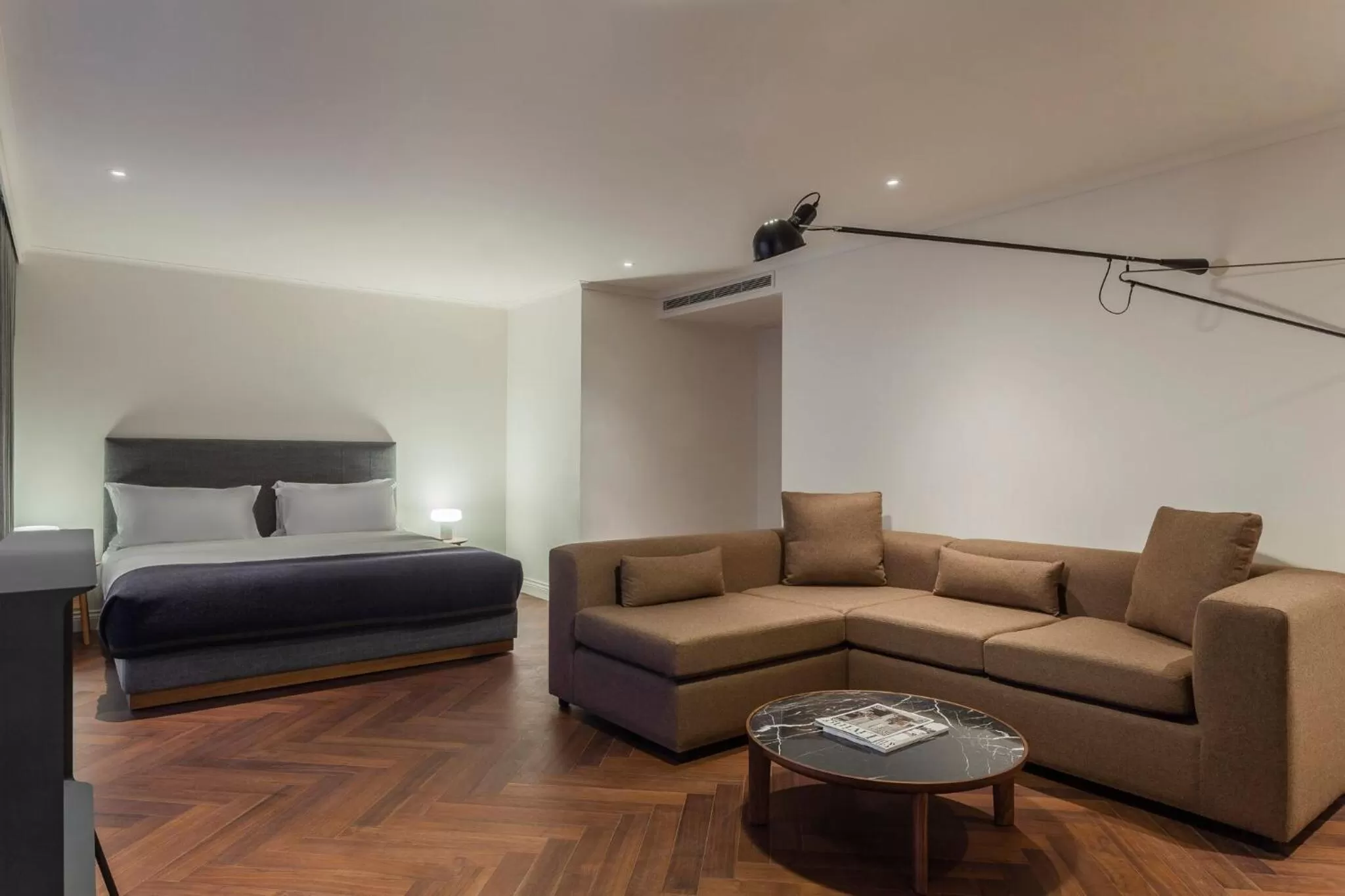 Bed in The Roseate Reading