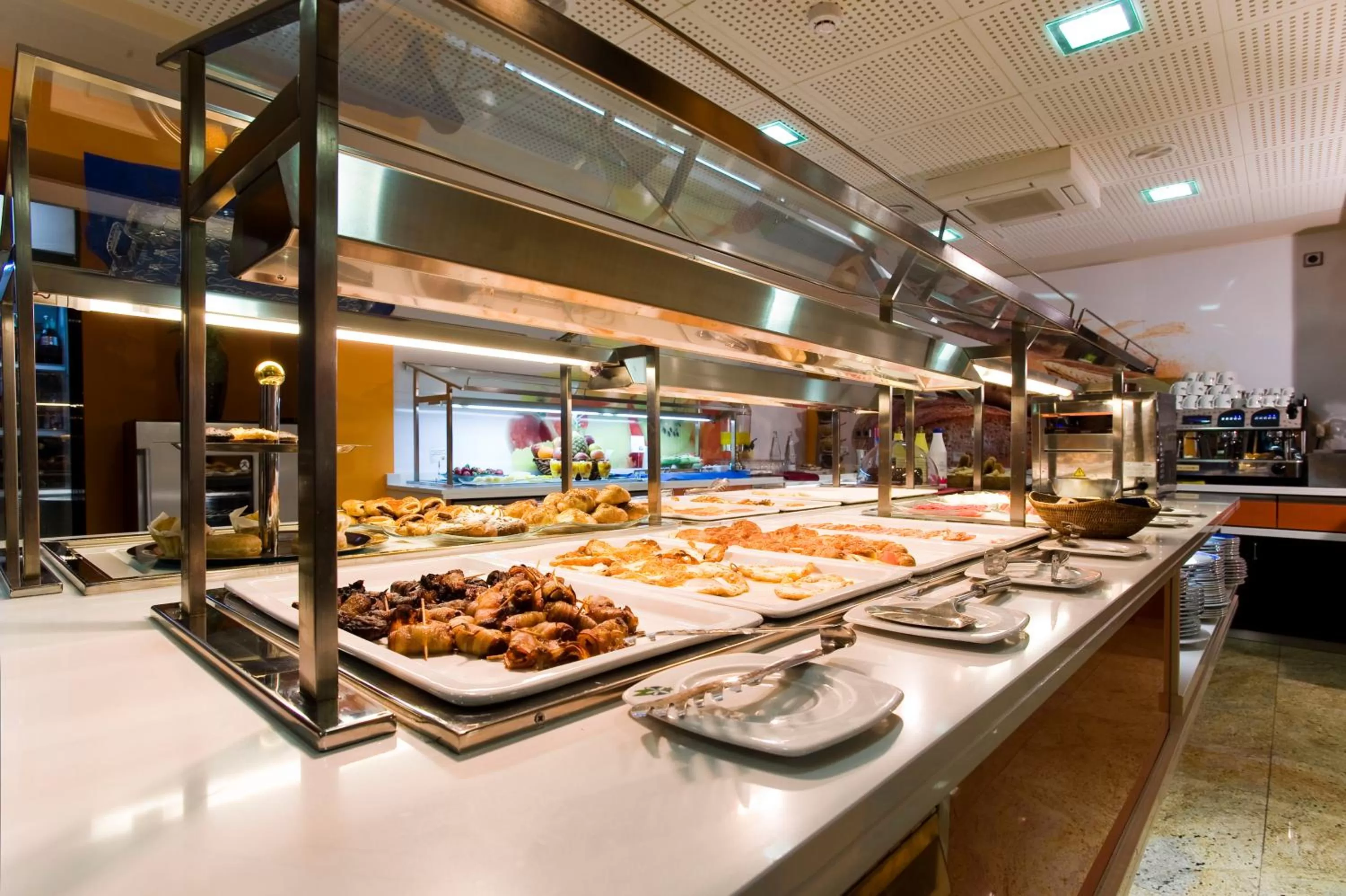 Buffet breakfast in Hotel El Churra