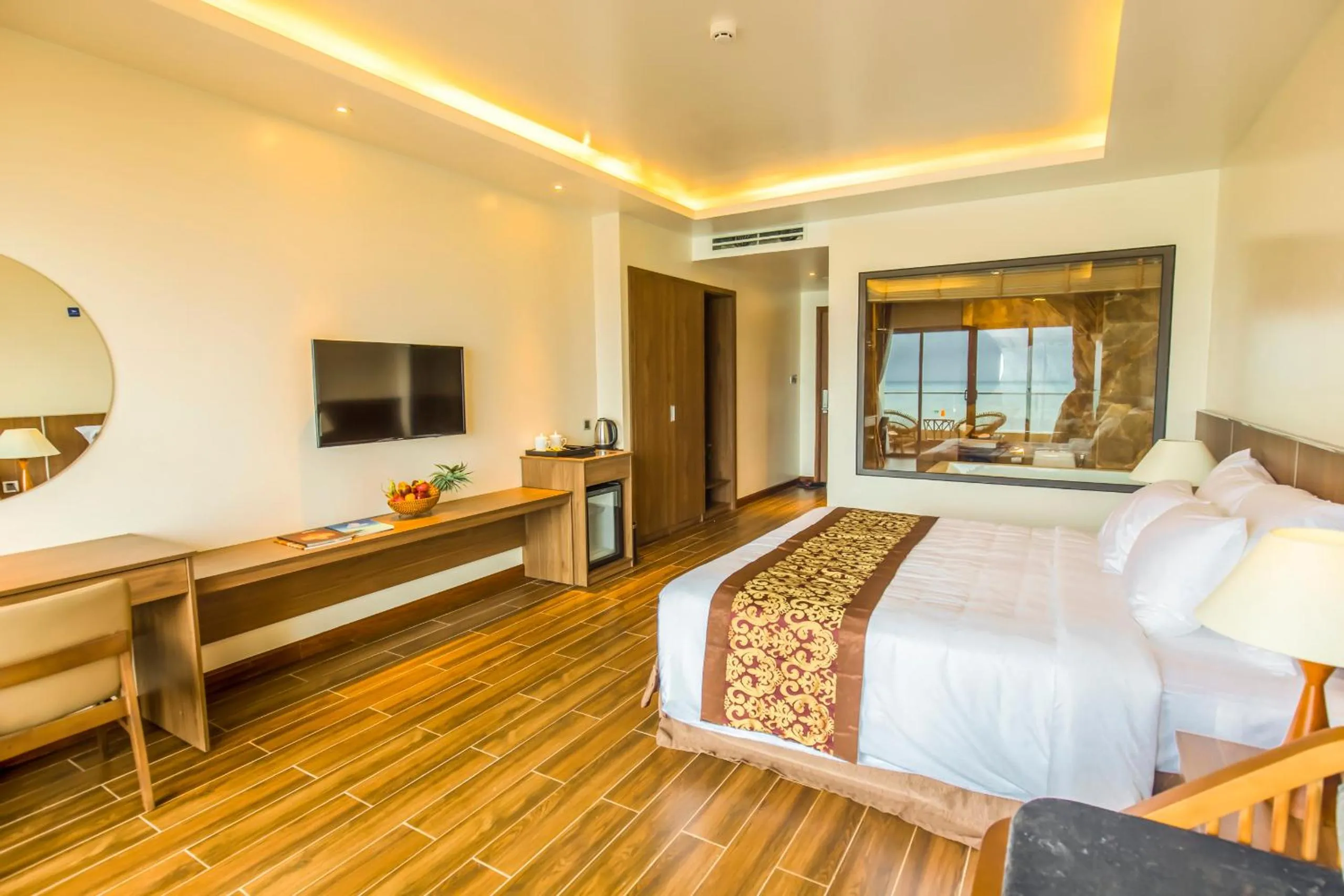 Deluxe Double Room with Sea View in Coral Bay Resort