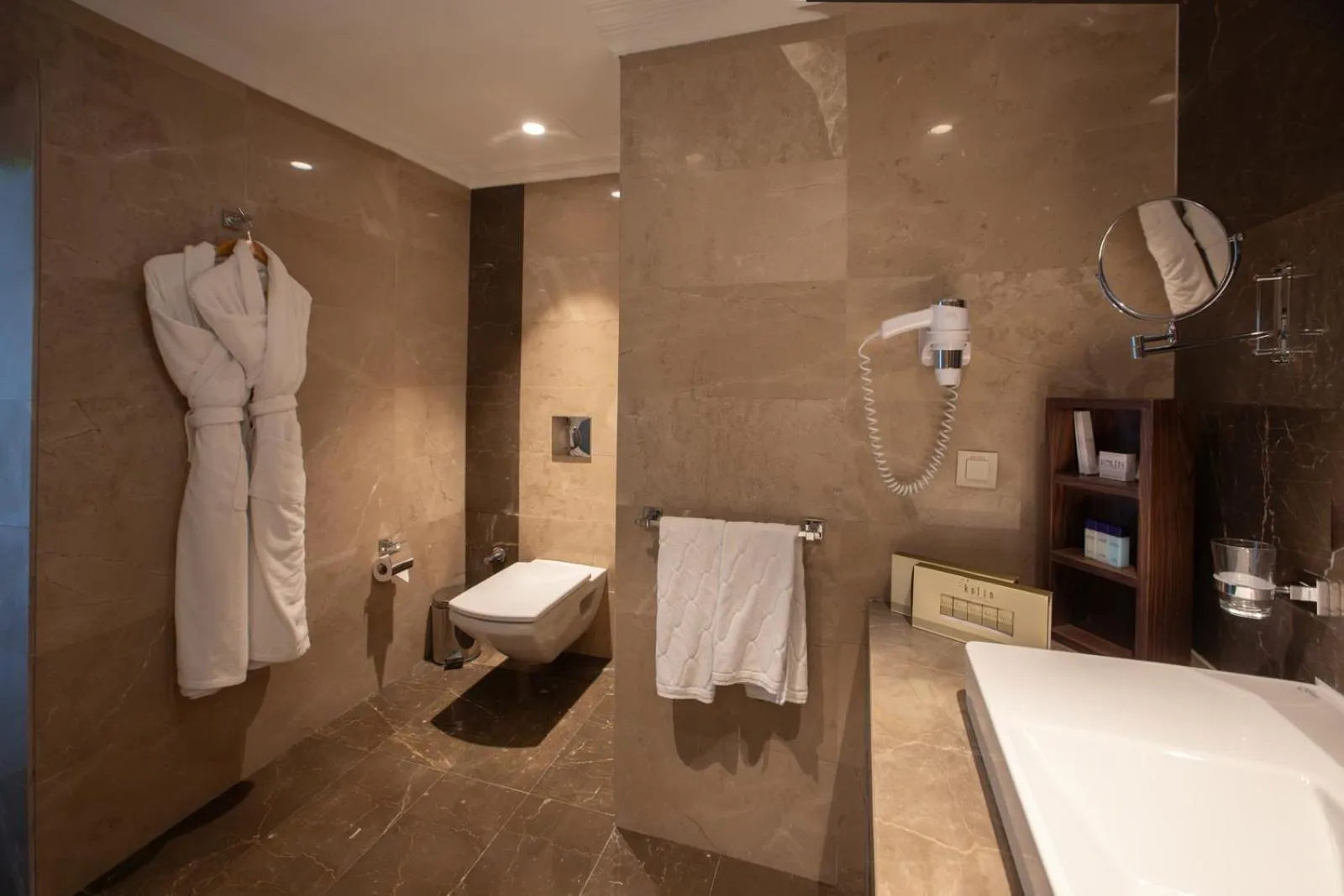 Shower in Kolin Hotel Spa & Convention Center