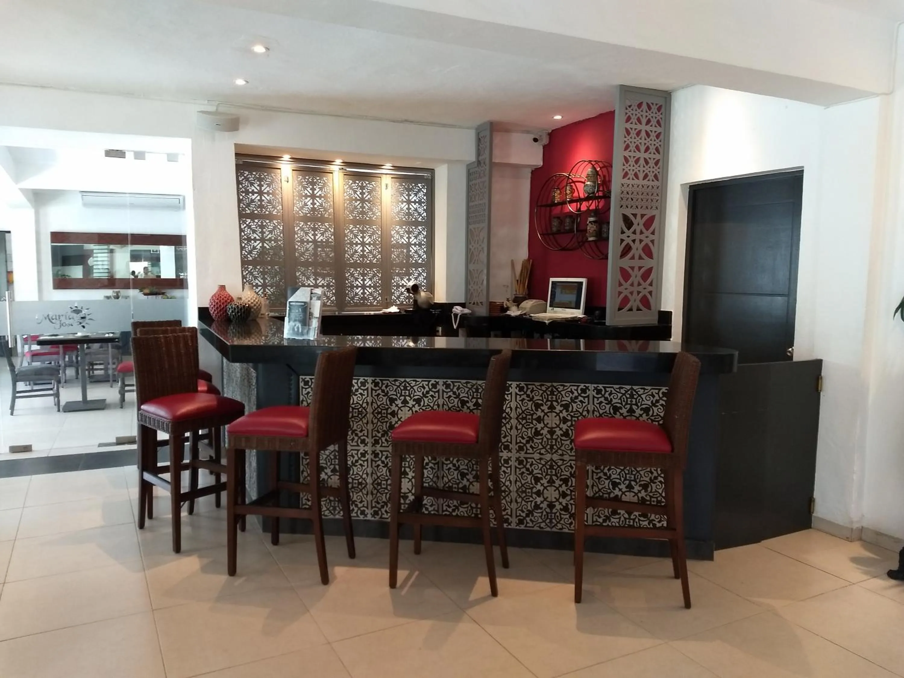 Restaurant/places to eat in Hotel María Jose