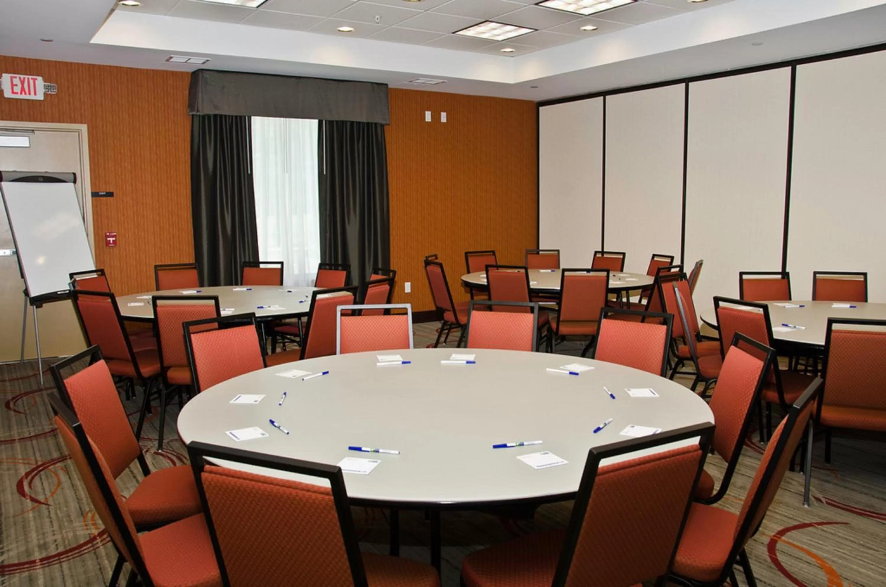 Meeting/conference room in Holiday Inn Express & Suites Columbus - Easton Area by IHG