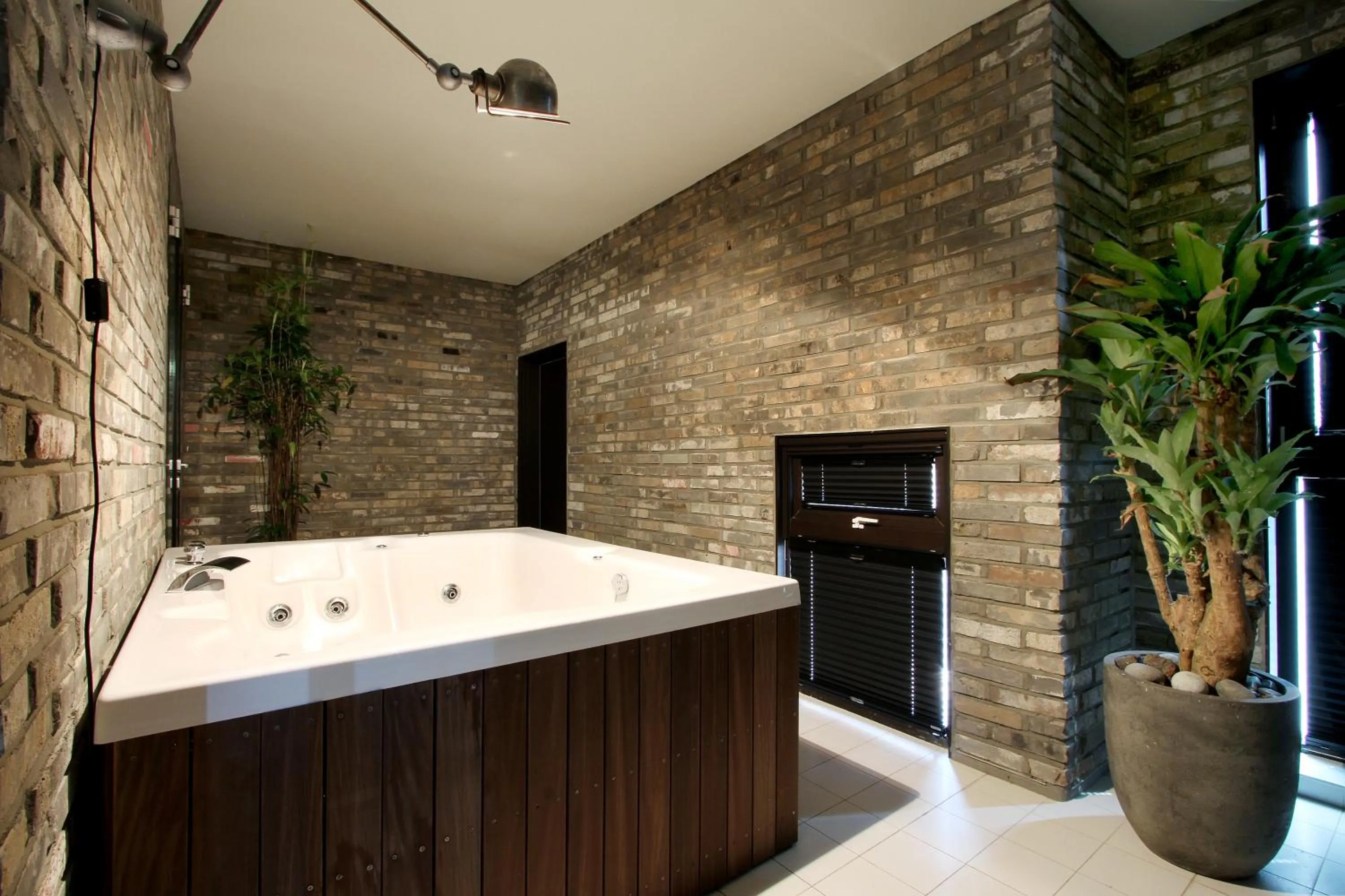 Hot Tub in Boutique Hotel Loft