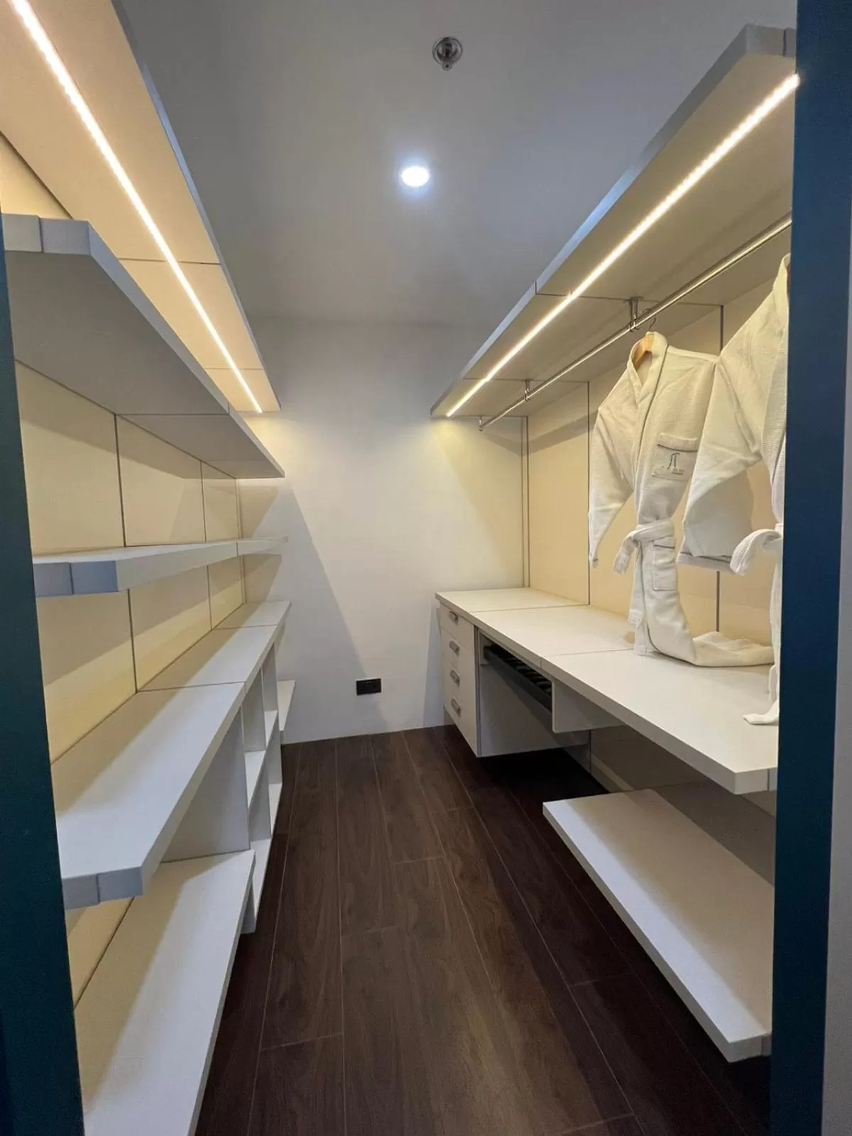 wardrobe in AEON SUITES Staycation