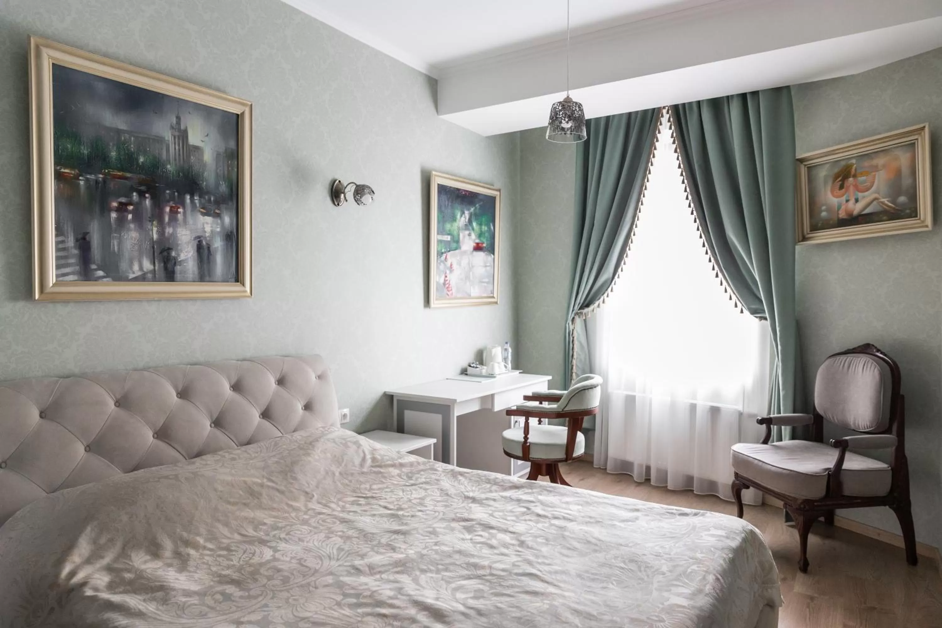 Bed in Hotel "Mandarin Clubhouse"