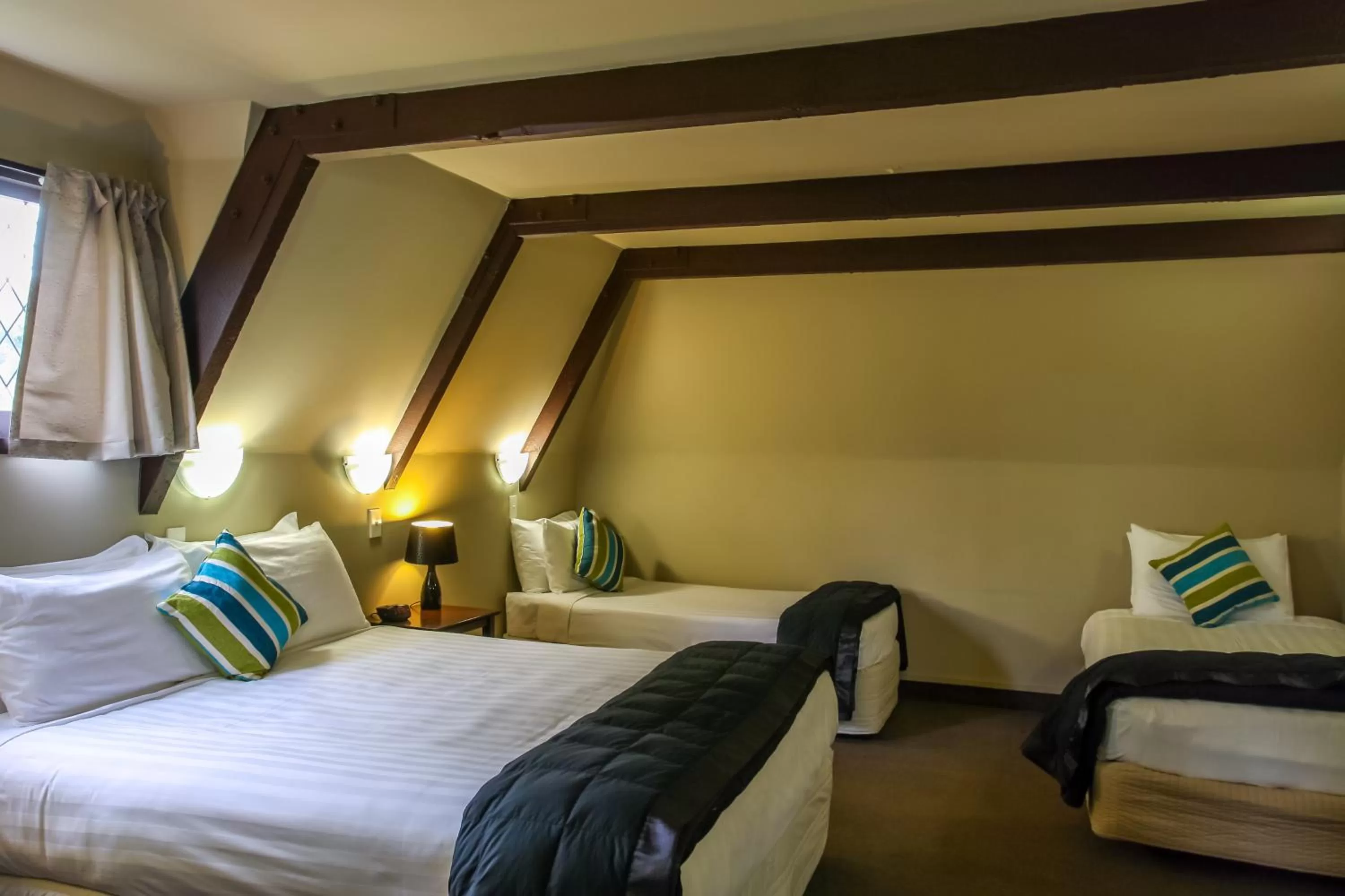 One-Bedroom Apartment in Camelot Motor Lodge