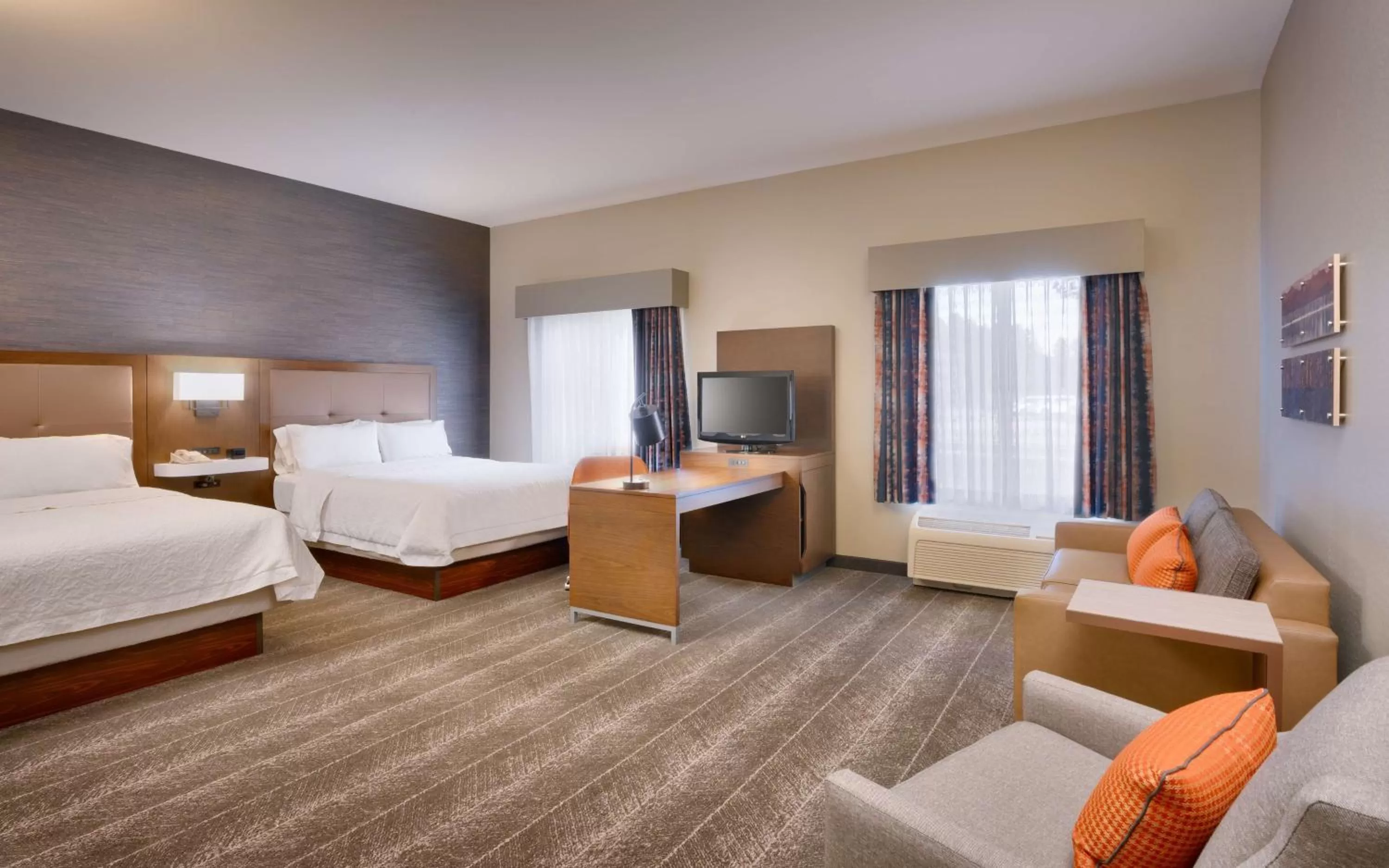 Bedroom, Bed in Hampton Inn & Suites Show Low-Pinetop