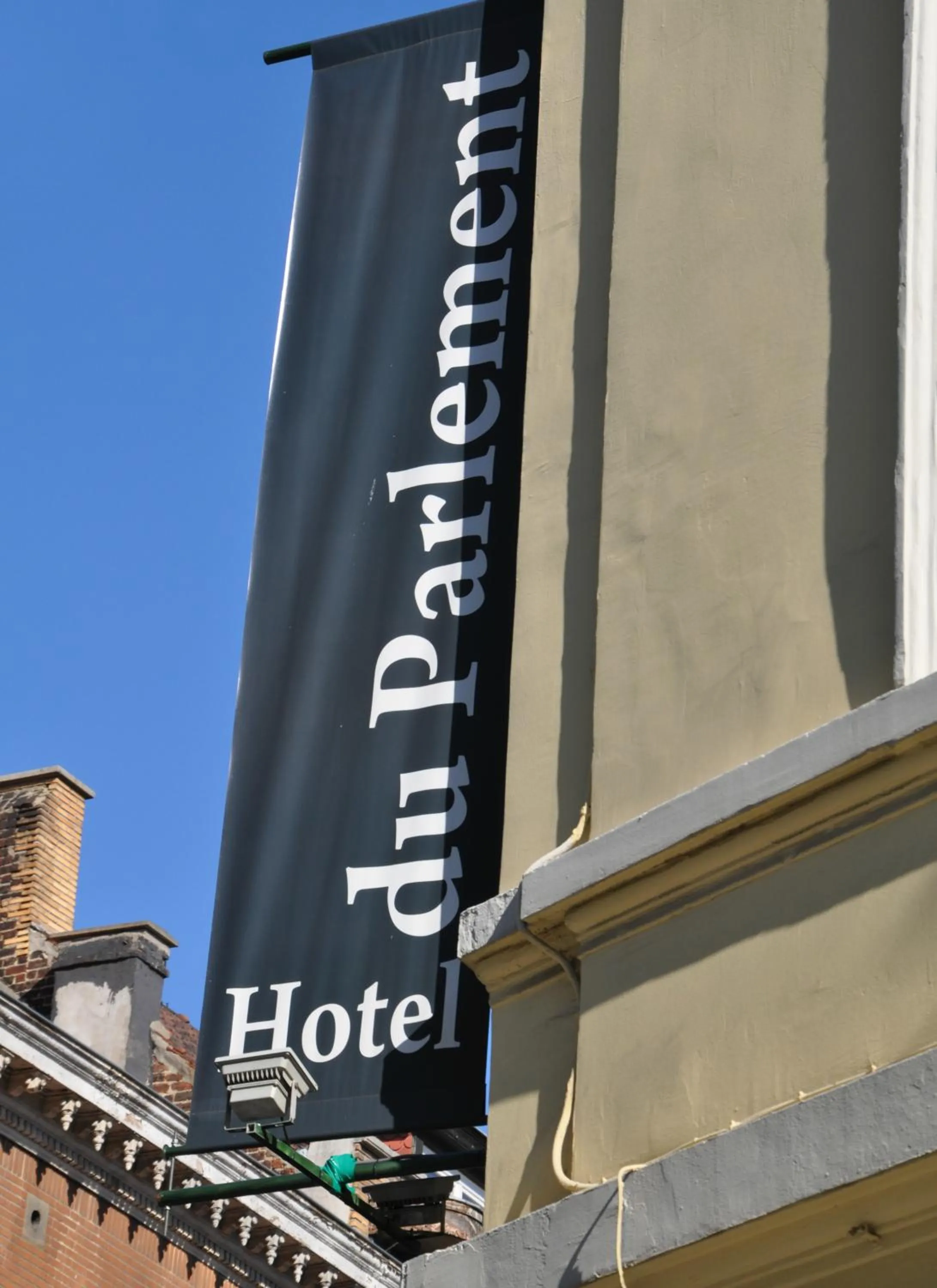 Property building in Hotel Du Parlement