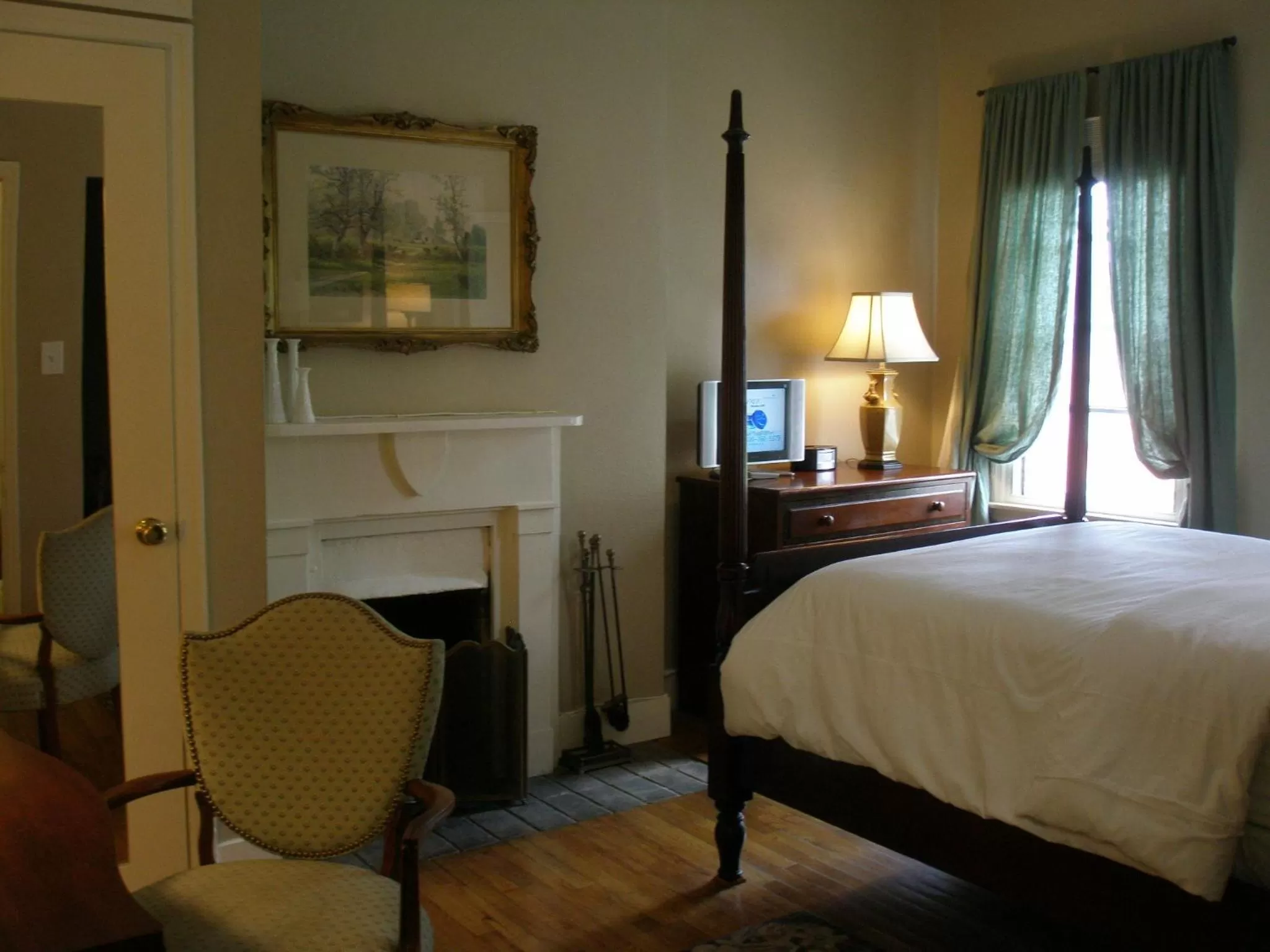 Photo of the whole room, Bed in Incentra Village Hotel