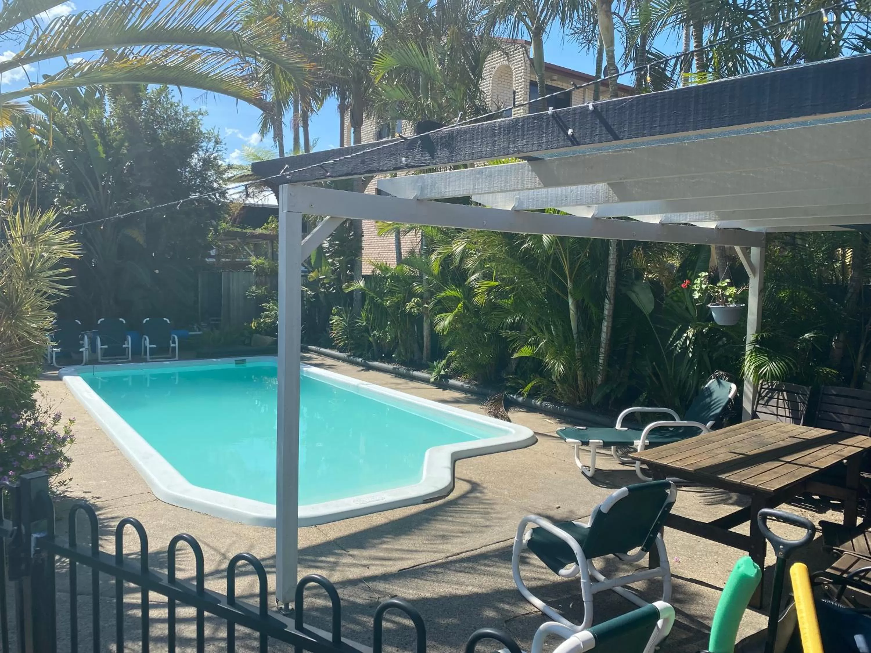 Swimming pool in Woongarra Motel