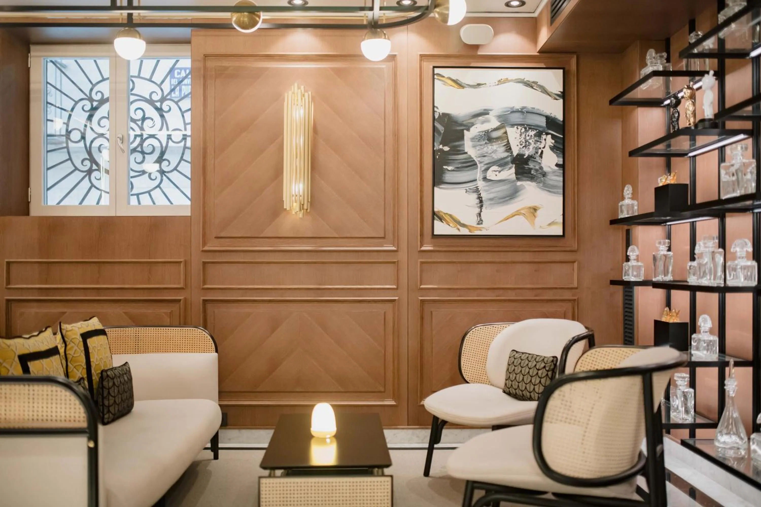 Lounge or bar in MYR Palacio Vallier