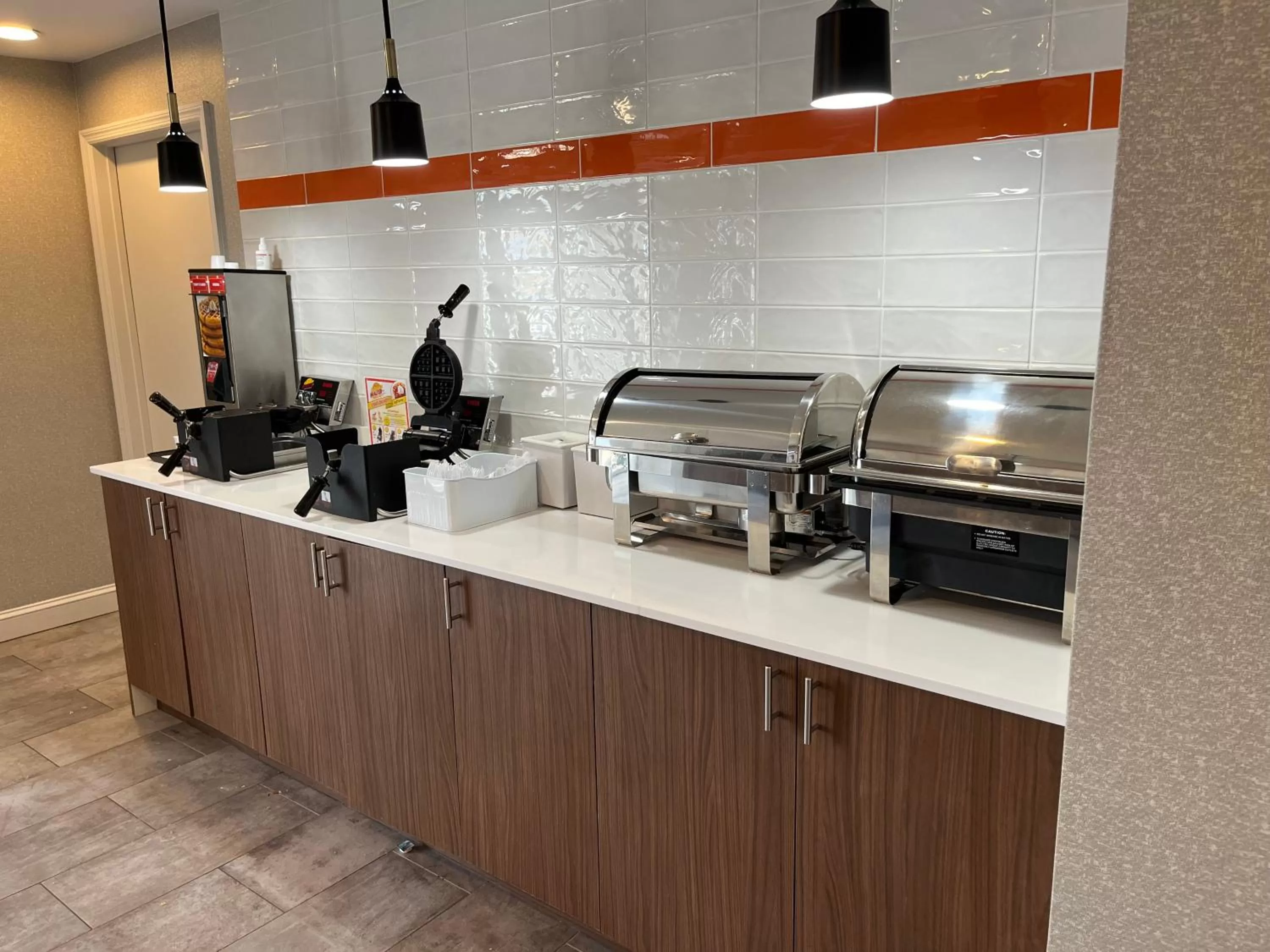 Buffet breakfast in La Quinta by Wyndham Nashville Airport